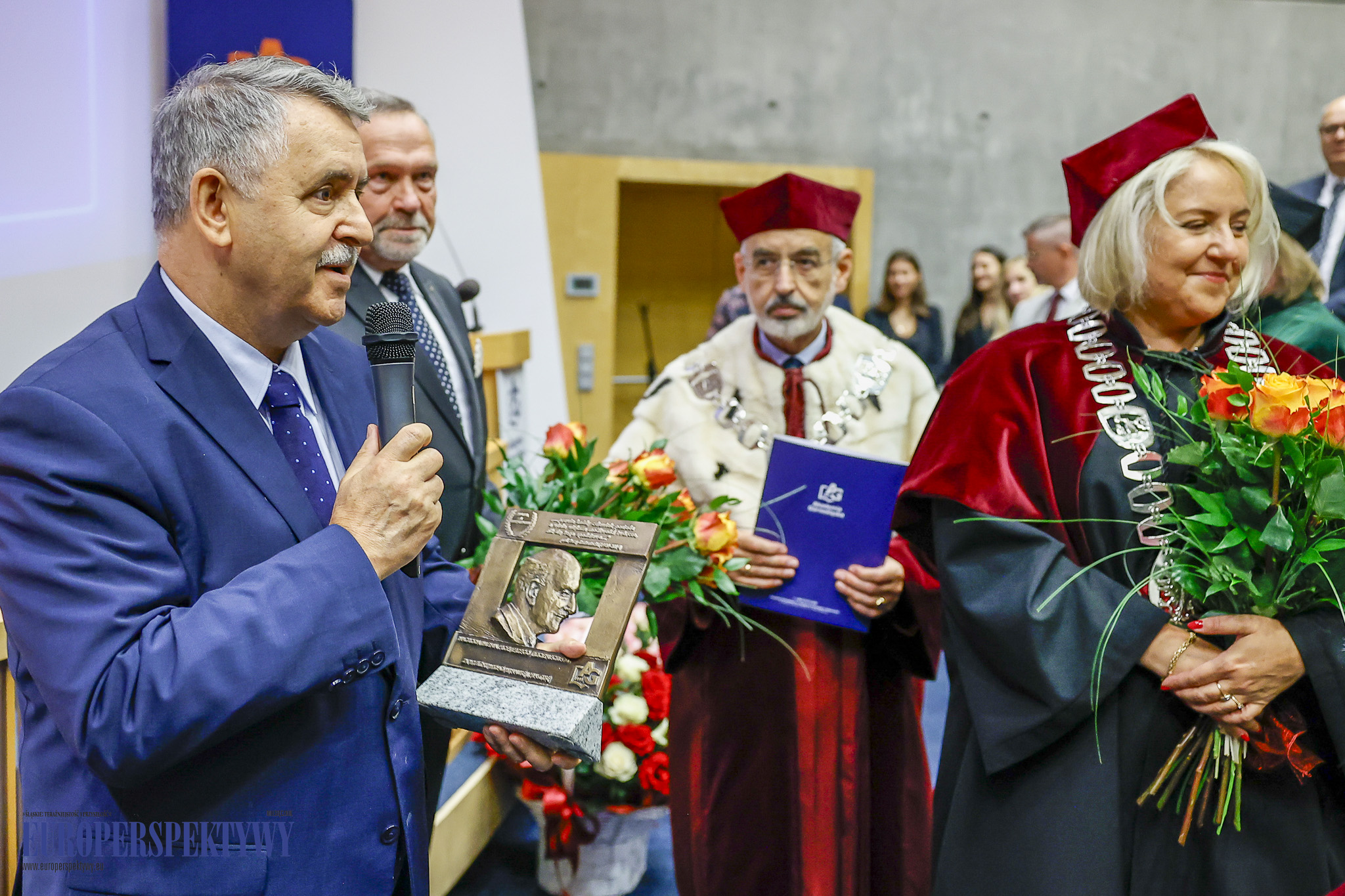 INAUGURACJA ROKU 2023/2024 AKADEMIA GÓRNOŚLĄSKA Europerspektywy Akademia Górnośląska w Katowicach rozpoczęła rok akademicki 2023/2024