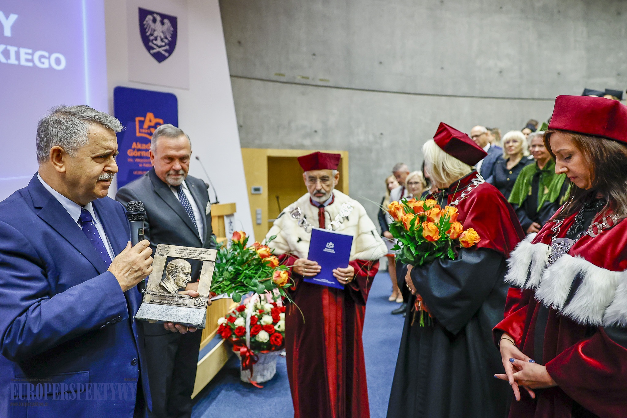 INAUGURACJA ROKU 2023/2024 AKADEMIA GÓRNOŚLĄSKA Europerspektywy Akademia Górnośląska w Katowicach rozpoczęła rok akademicki 2023/2024