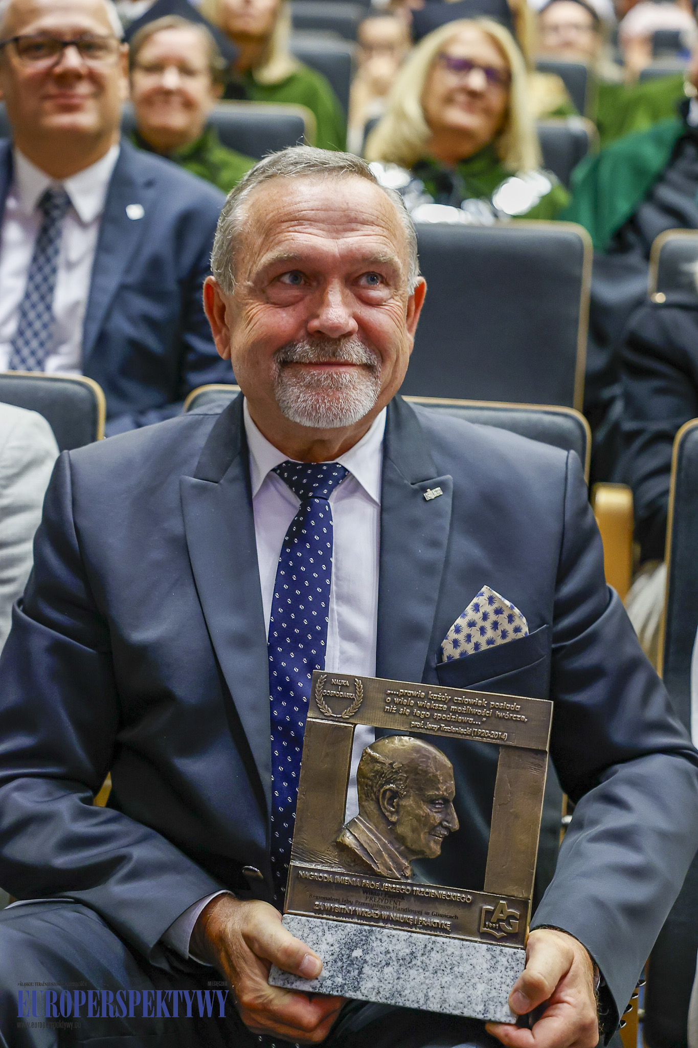 INAUGURACJA ROKU 2023/2024 AKADEMIA GÓRNOŚLĄSKA Europerspektywy Akademia Górnośląska w Katowicach rozpoczęła rok akademicki 2023/2024