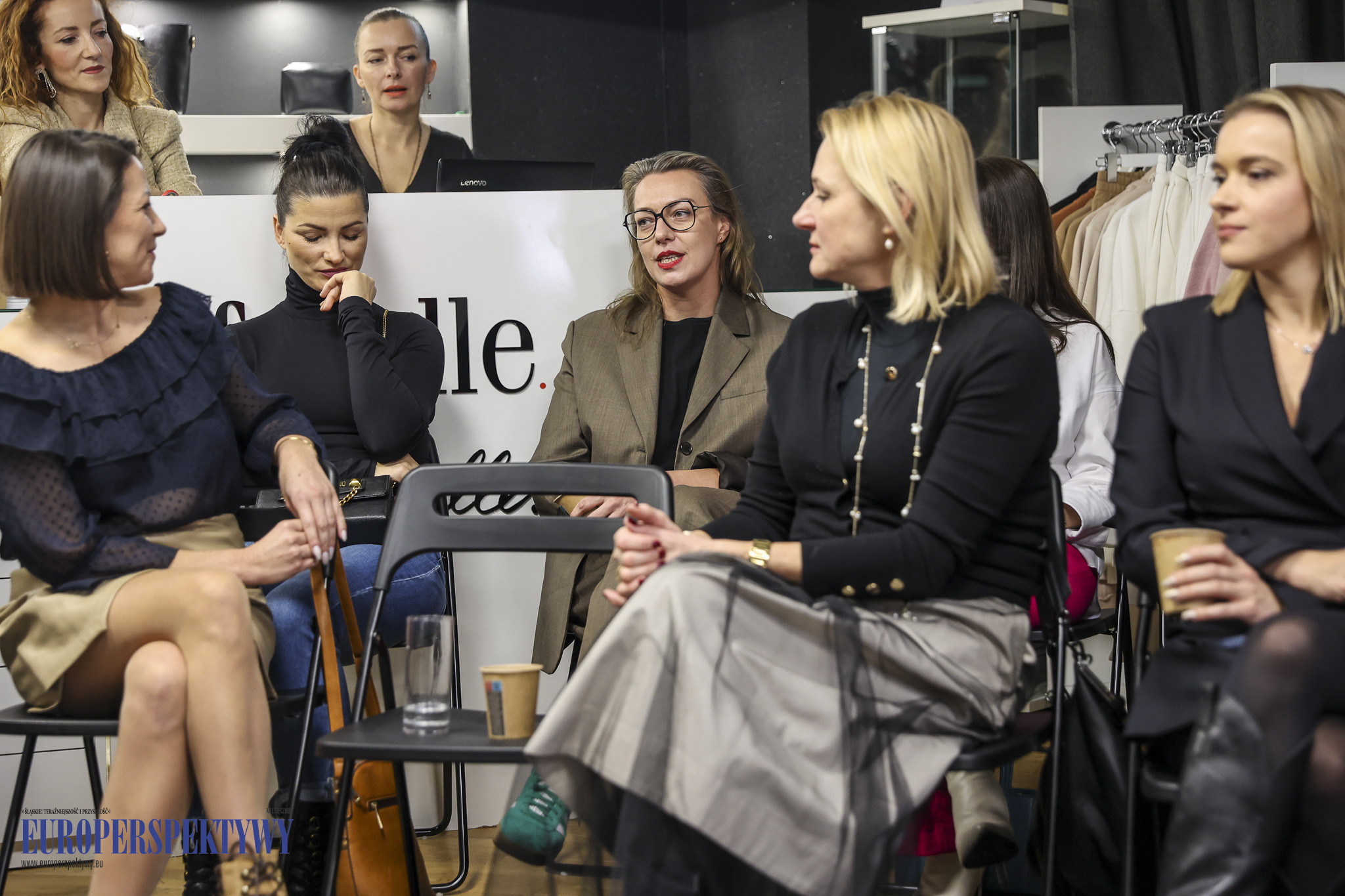 FURELLE + Jej Wysokość KOMUNIKACJA