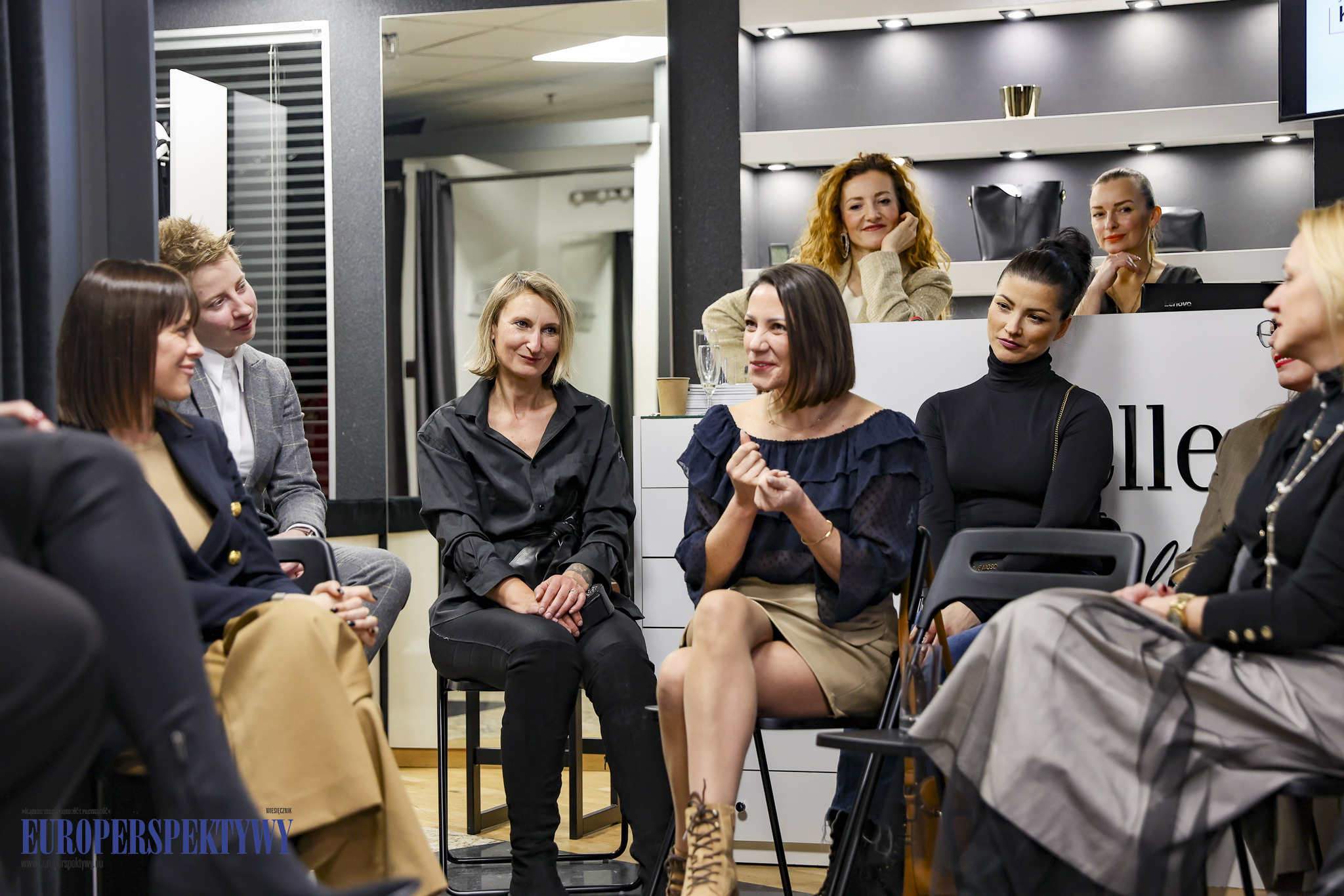 FURELLE + Jej Wysokość KOMUNIKACJA