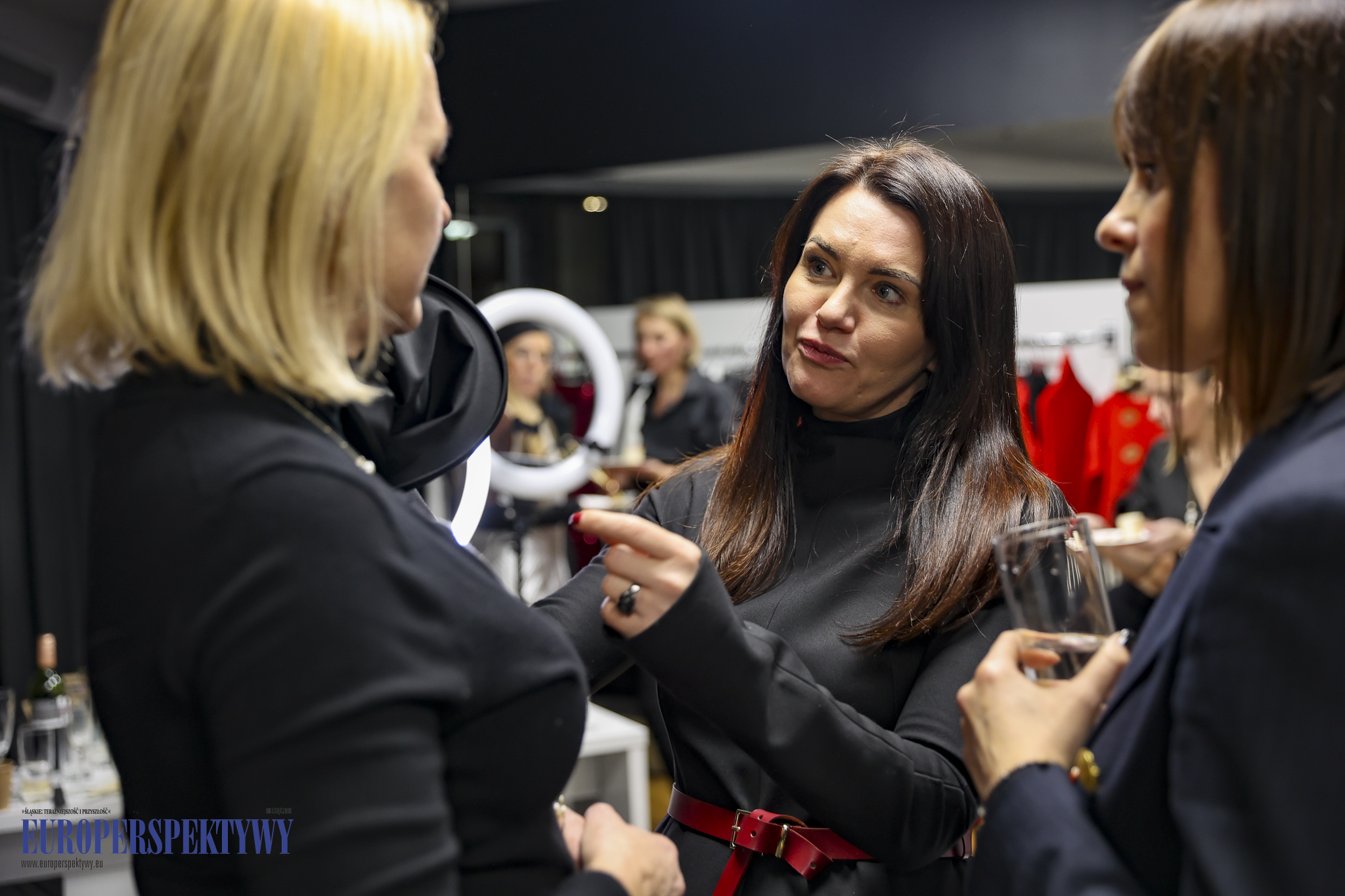 FURELLE + Jej Wysokość KOMUNIKACJA