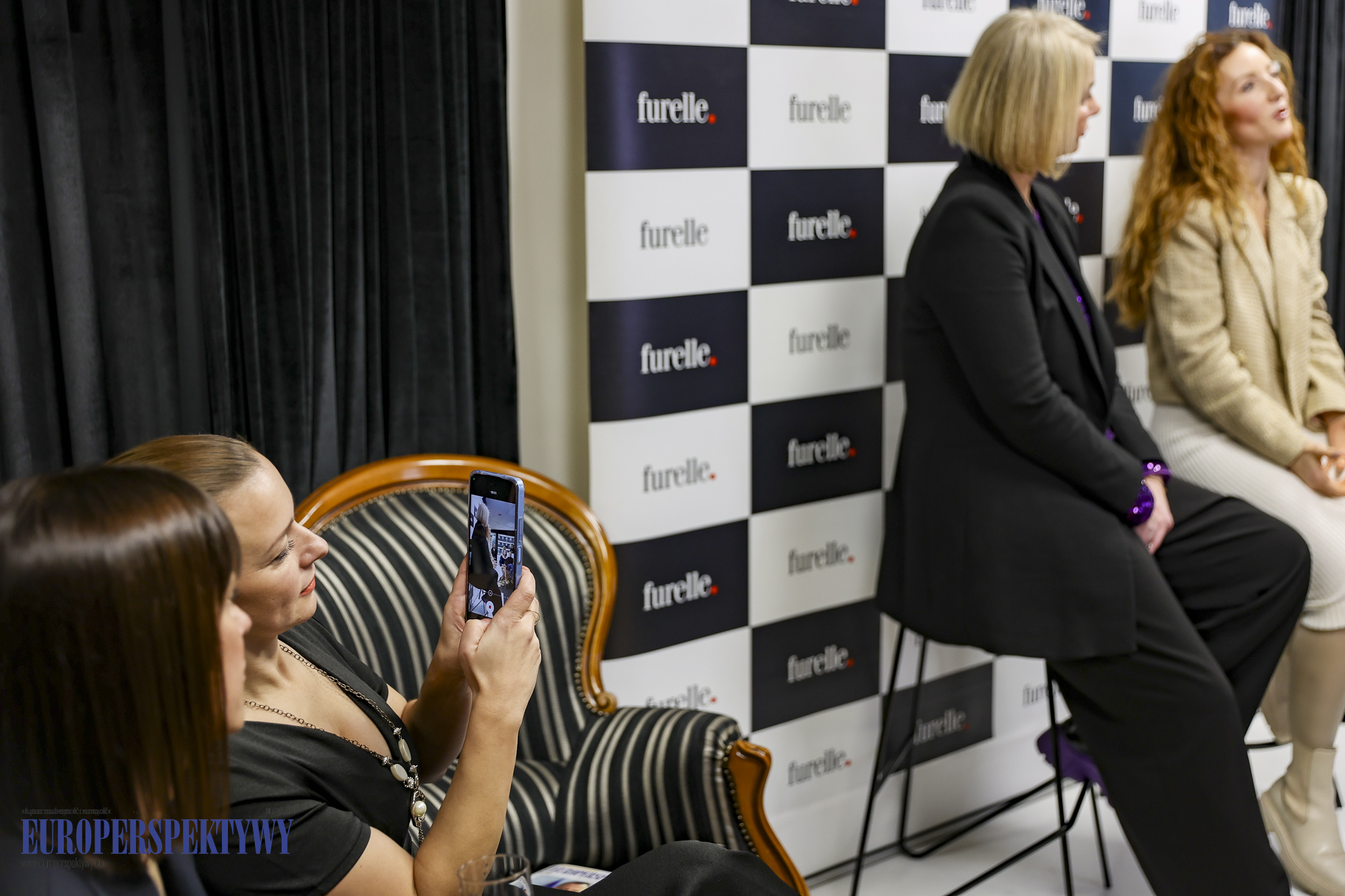 FURELLE + Jej Wysokość KOMUNIKACJA