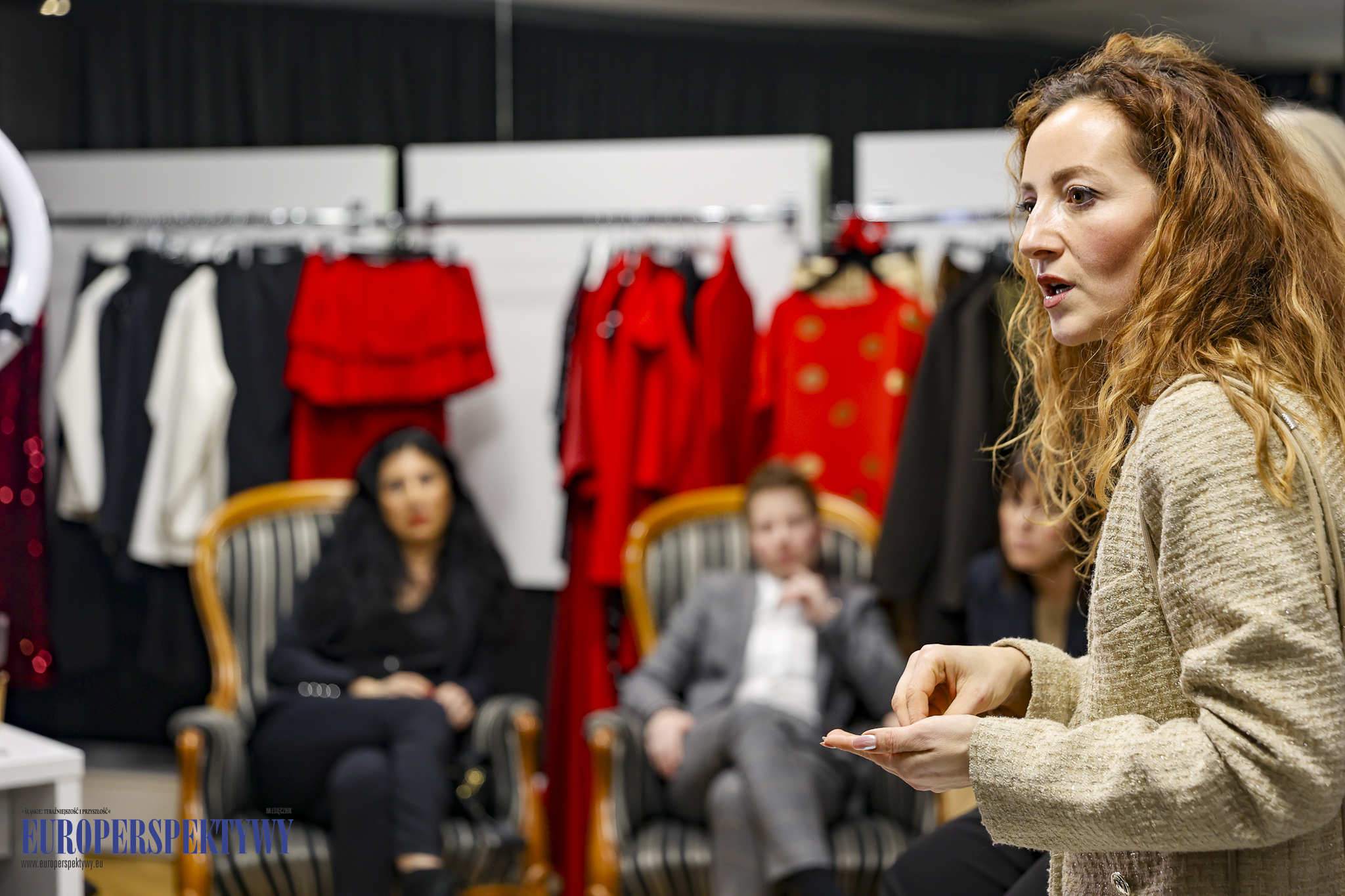 FURELLE + Jej Wysokość KOMUNIKACJA