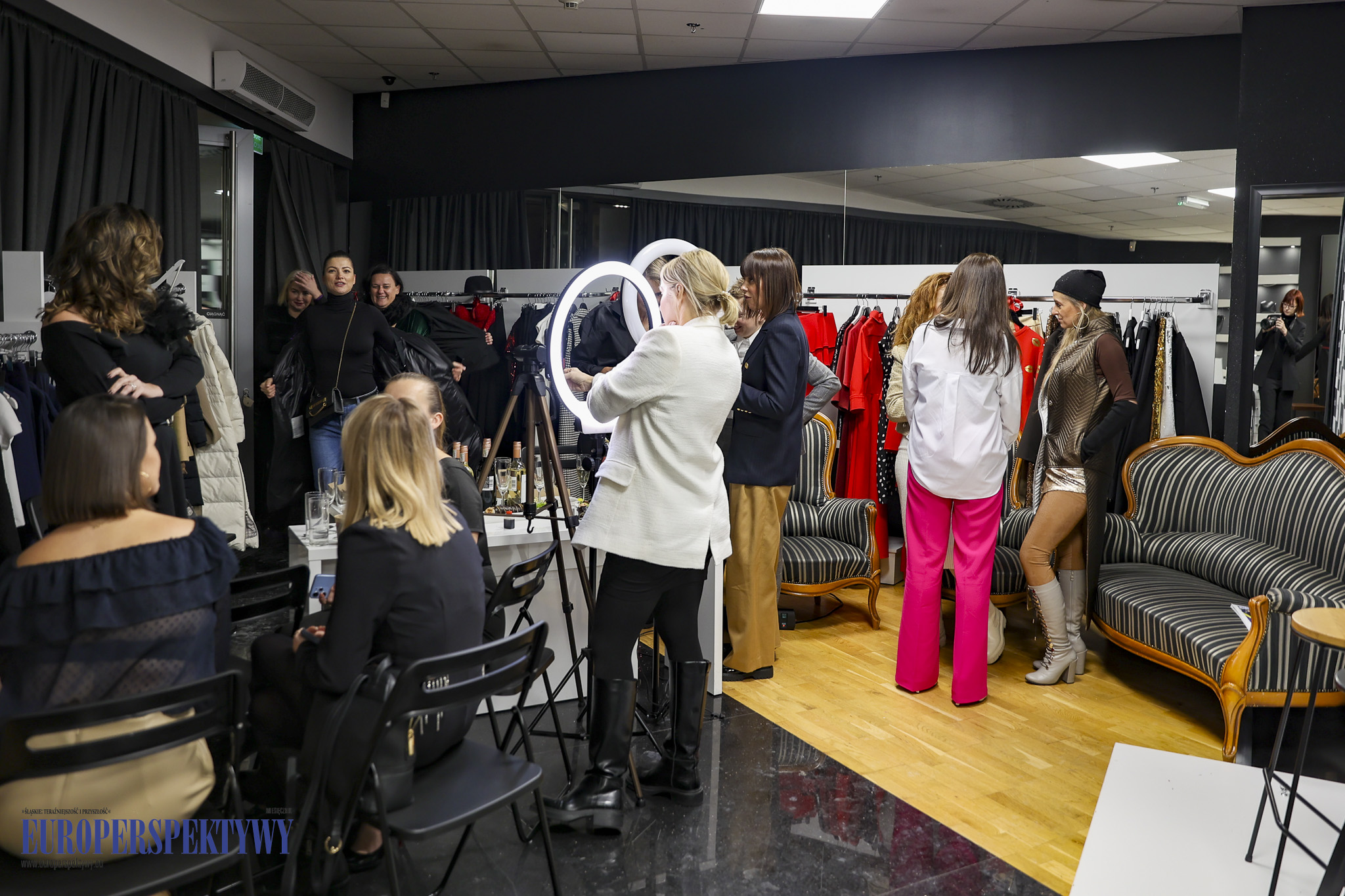 FURELLE + Jej Wysokość KOMUNIKACJA