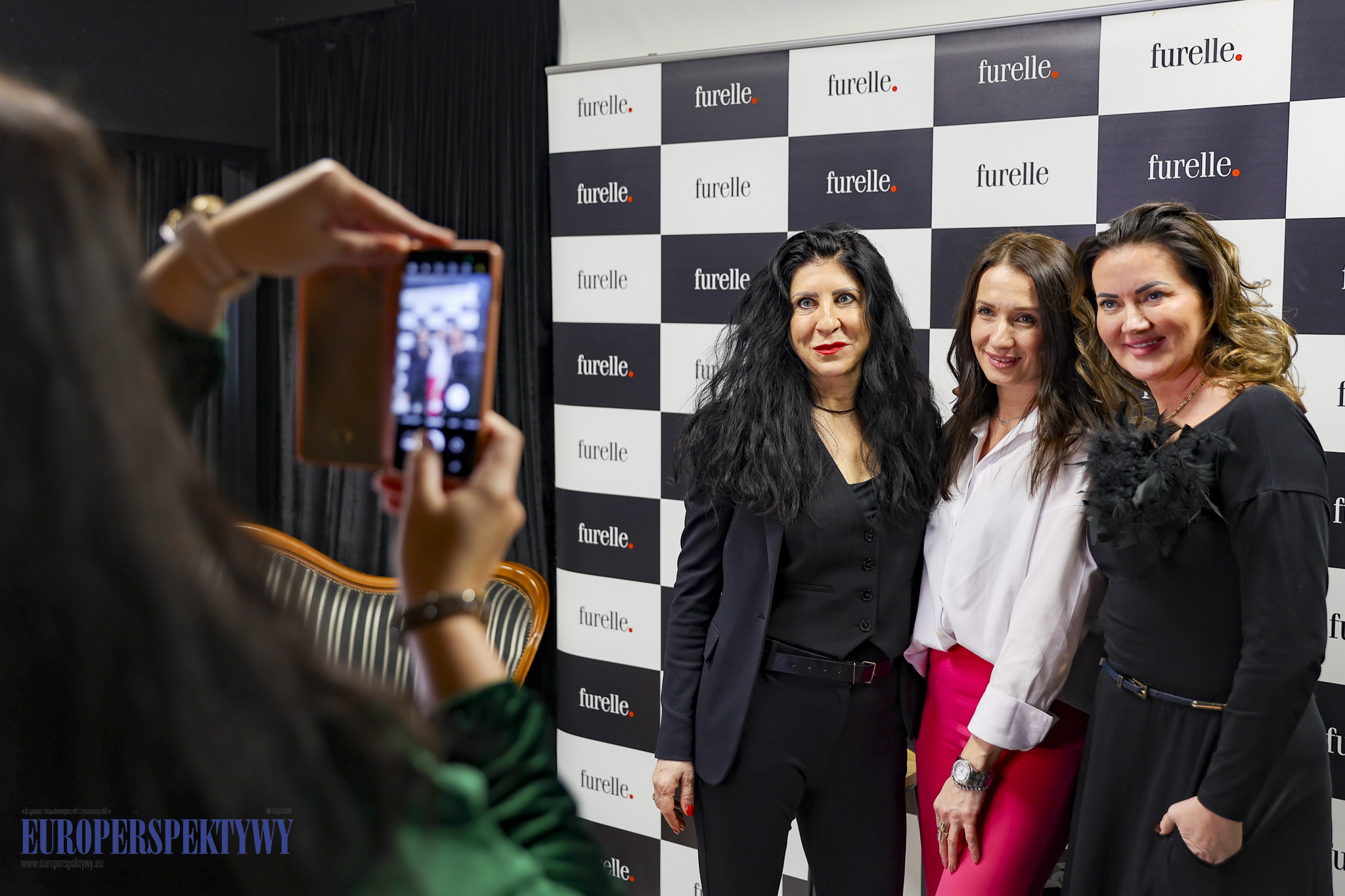 FURELLE + Jej Wysokość KOMUNIKACJA