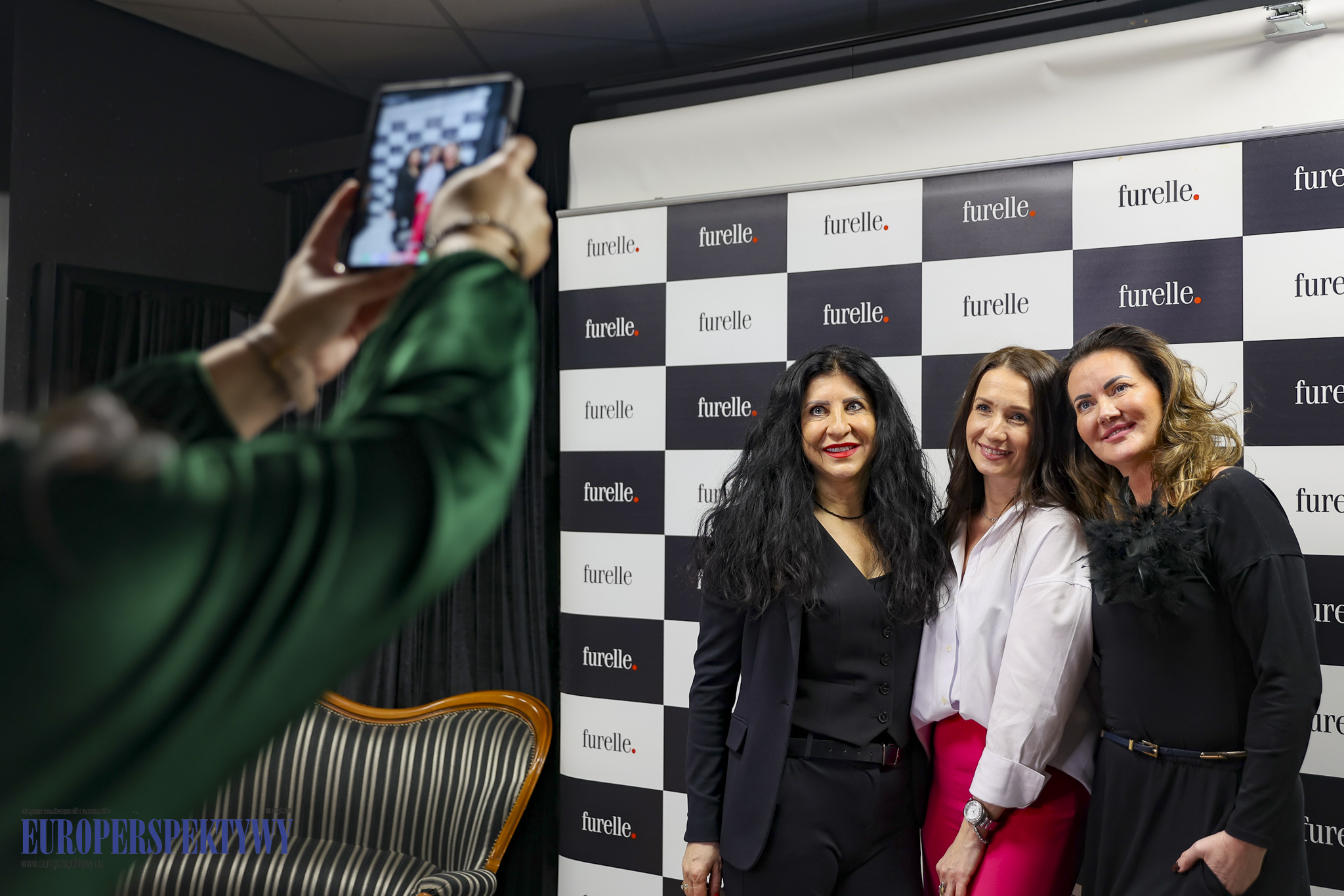 FURELLE + Jej Wysokość KOMUNIKACJA