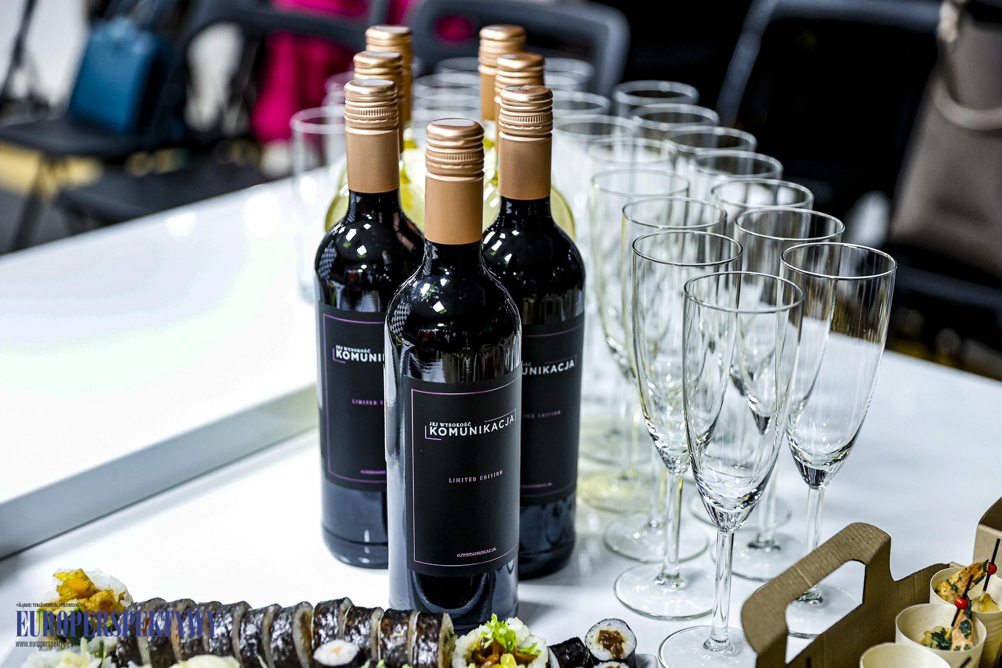 FURELLE + Jej Wysokość KOMUNIKACJA