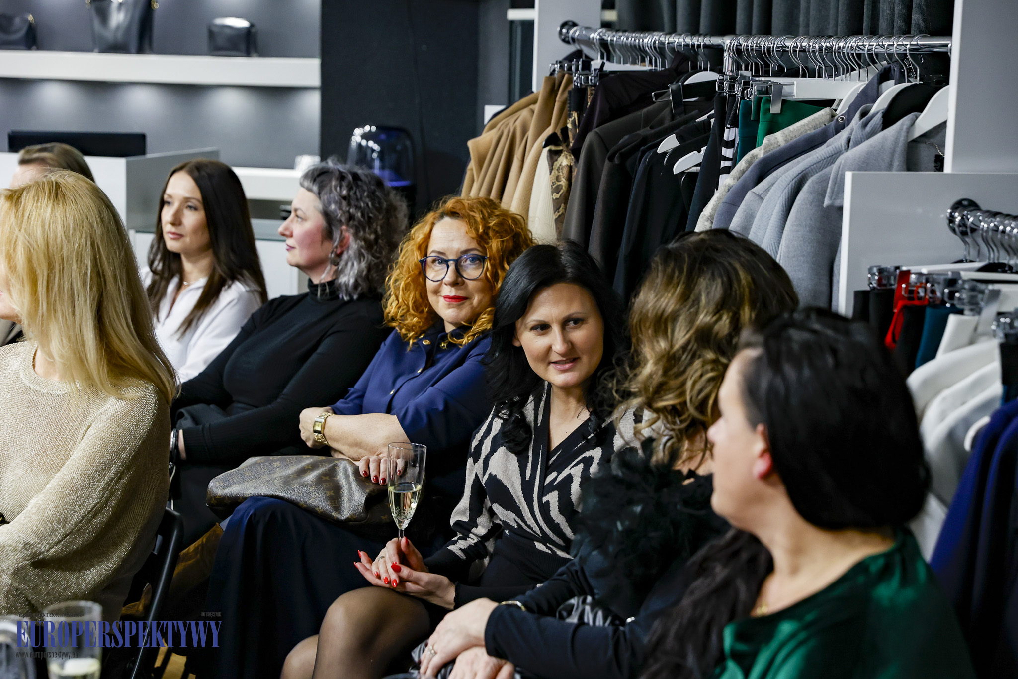 FURELLE + Jej Wysokość KOMUNIKACJA