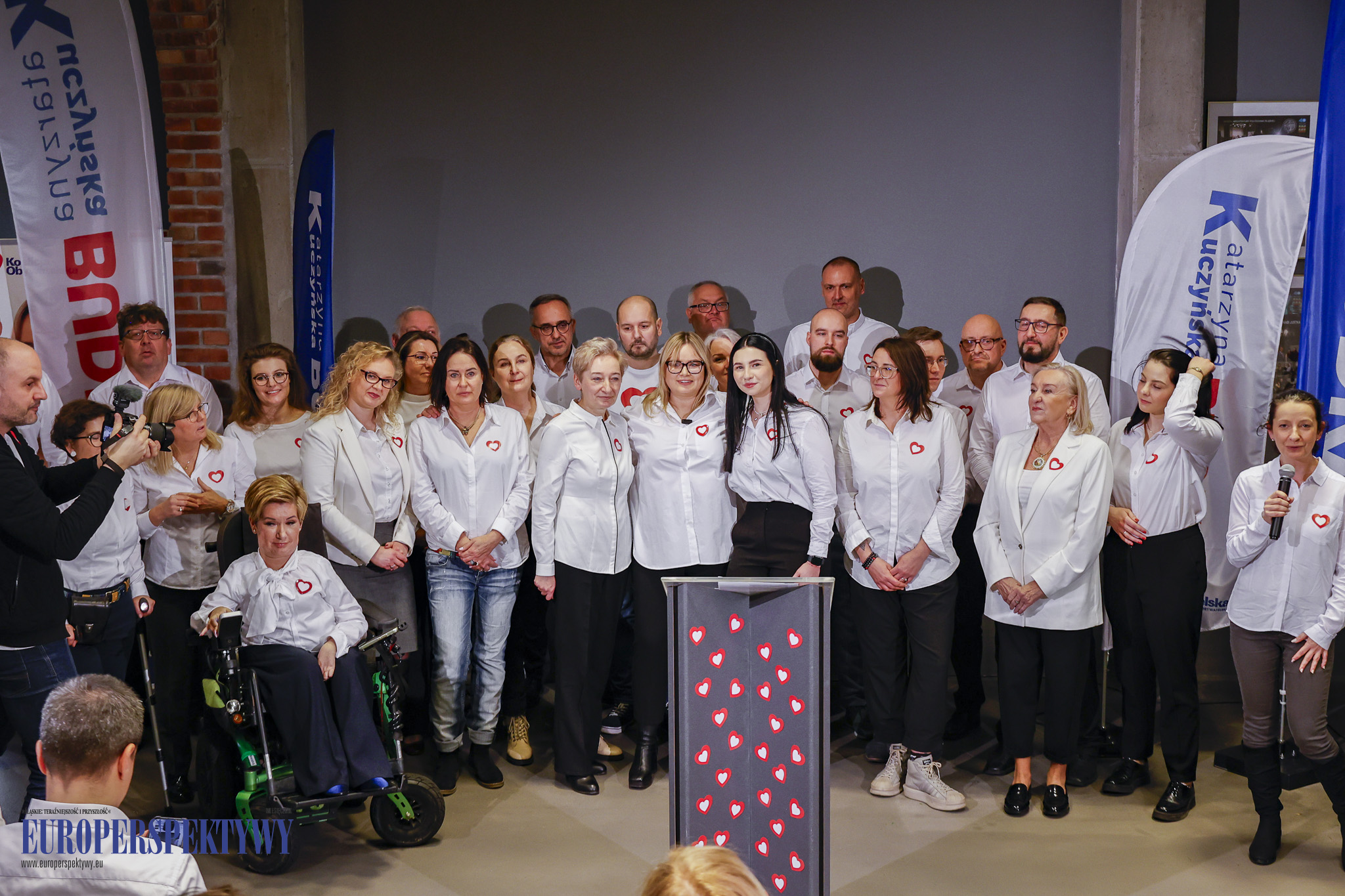 _MGL8033 Europerspektywy Katarzyna Kuczyńska-Budka - zaprezentowała zespół