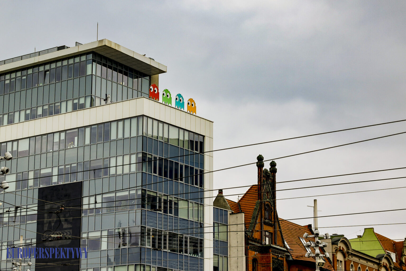 Zdjęcie przedstawia pierwszą instalację, która powstała w ramach projektu Urban Art w Katowicach. W briefingu wziął udział Prezydent Katowic Marcin Krupa.