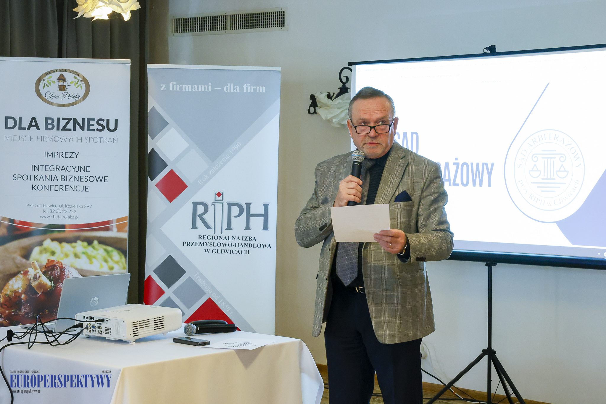 Na zdjęciu Wiktor Pawlik - Prezydent RIPH w Gliwicach otwierający kwietniowe Śniadanie Biznesowe RIPH.