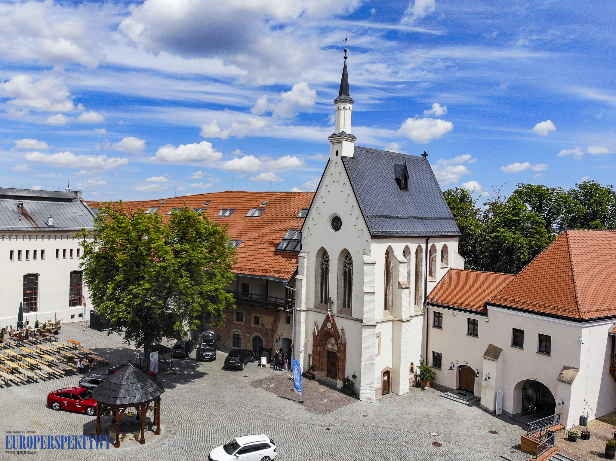 Na Zamku Piastowskim w Raciborzu odbyła się konferencja „Transformacja czy Katastrofa: Przedsiębiorczość w czasach ESG i Zrównoważonego Rozwoju”. Honorowy Patronat nad wydarzeniem objął prof. Jerzy Buzek.