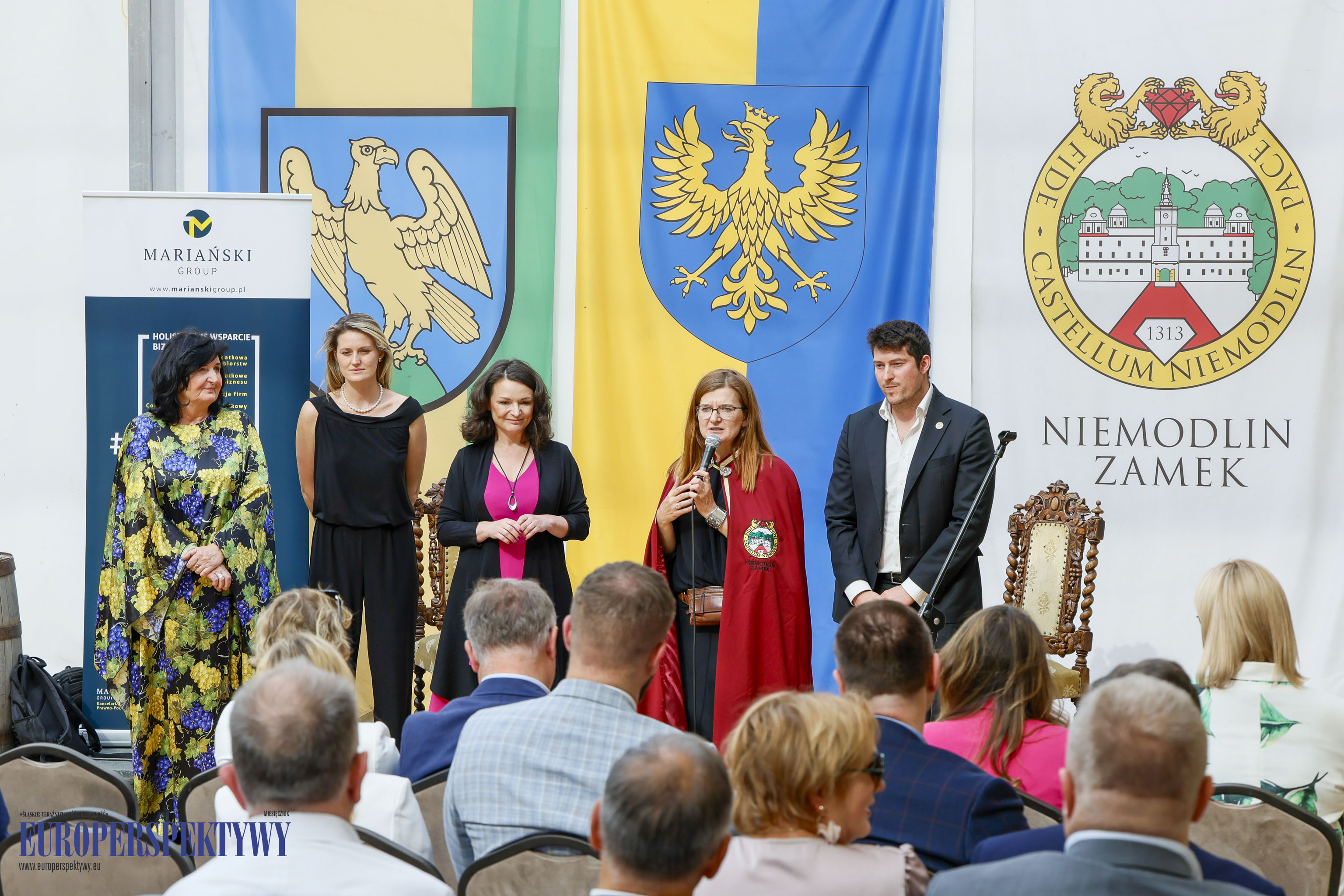 _MGL-1070 Europerspektywy Business Centre Club na Zamku w Niemodlinie