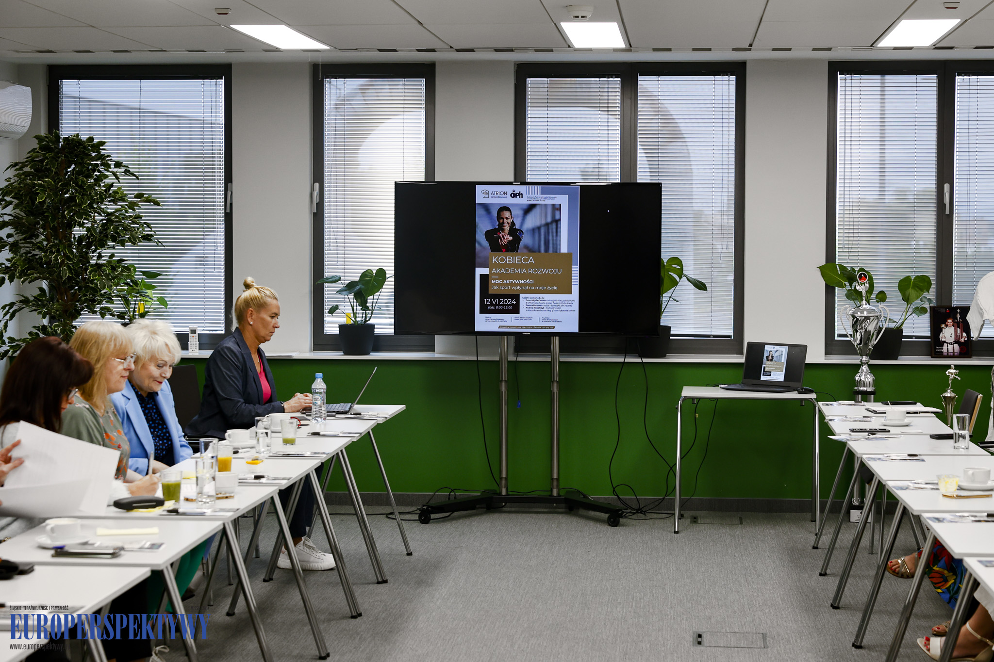 _MGL5016 Europerspektywy Atrion: 3. Kobieca Akademia Rozwoju