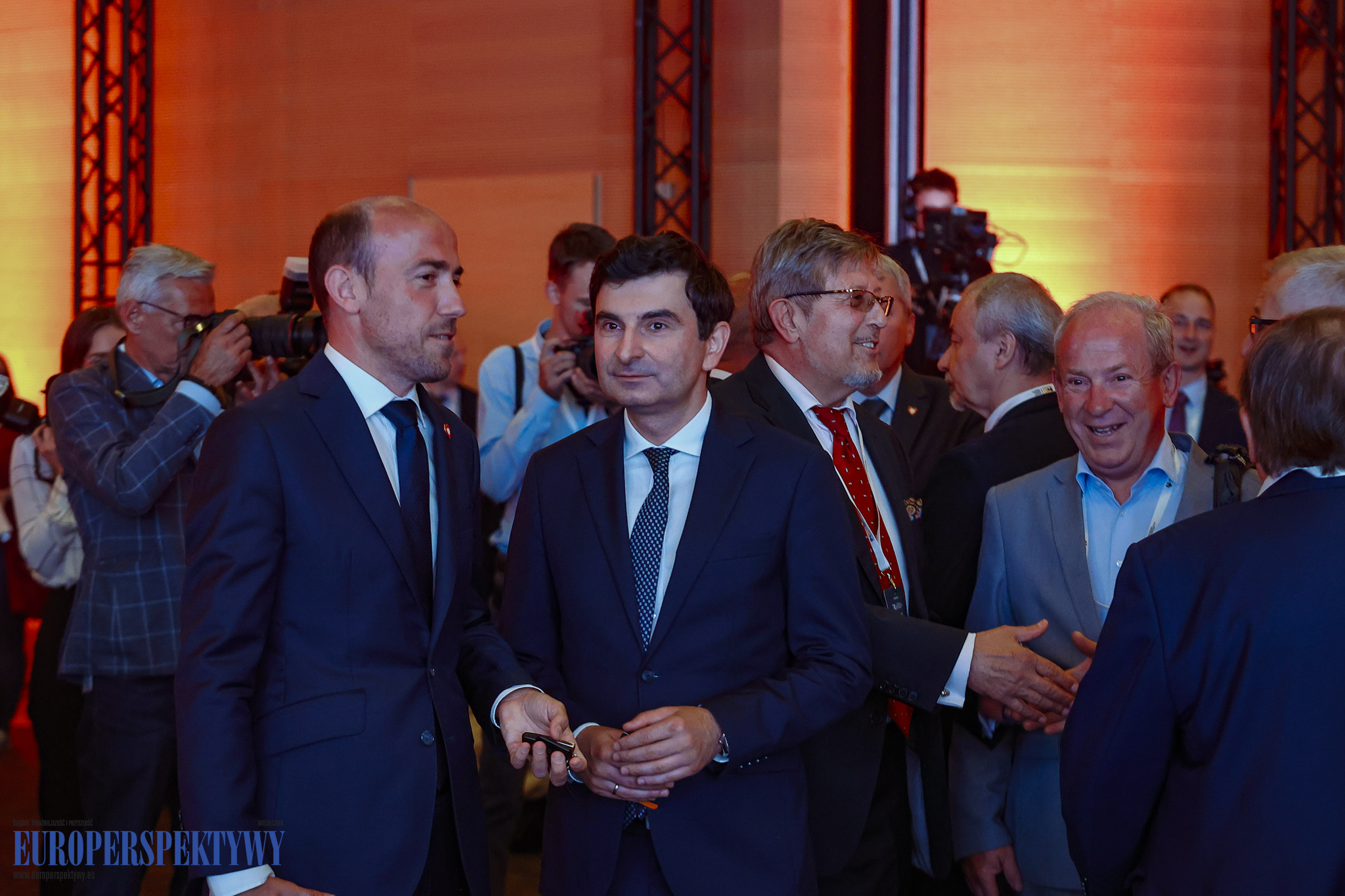 _MGL6433 Europerspektywy Industry in Transition 2024