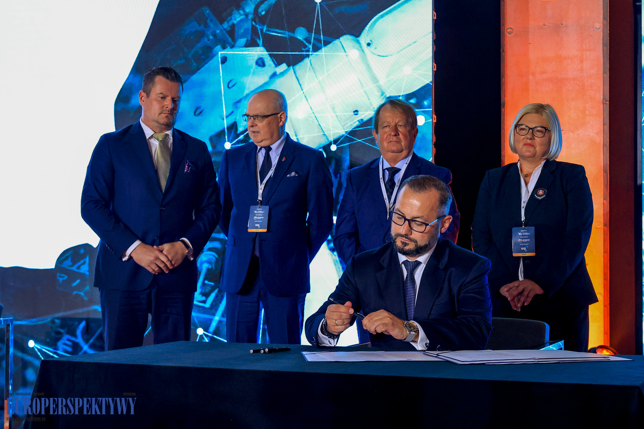 _MGL7025 Europerspektywy Industry in Transition 2024