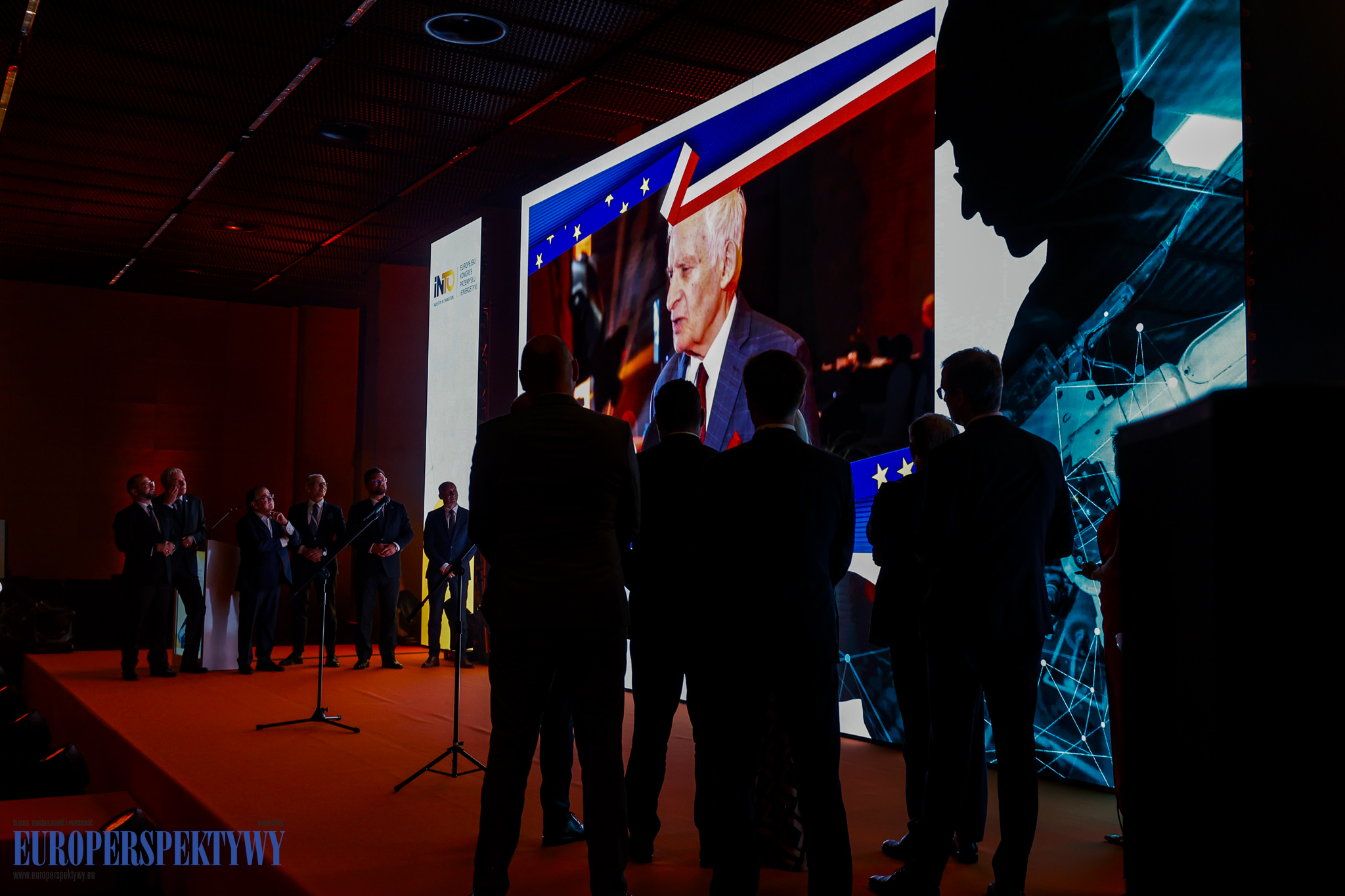 _MGL8252 Europerspektywy Industry in Transition 2024