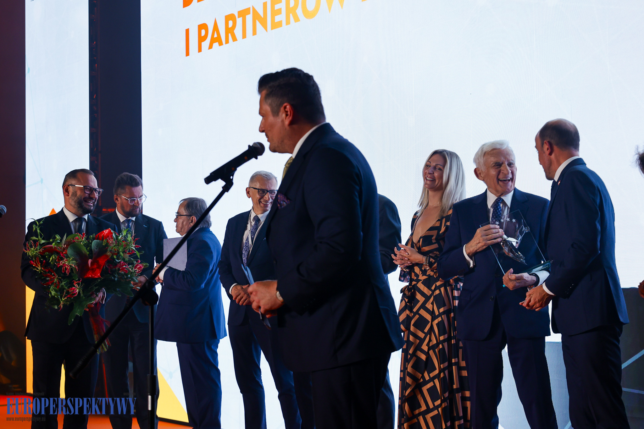 _MGL8680 Europerspektywy Industry in Transition 2024