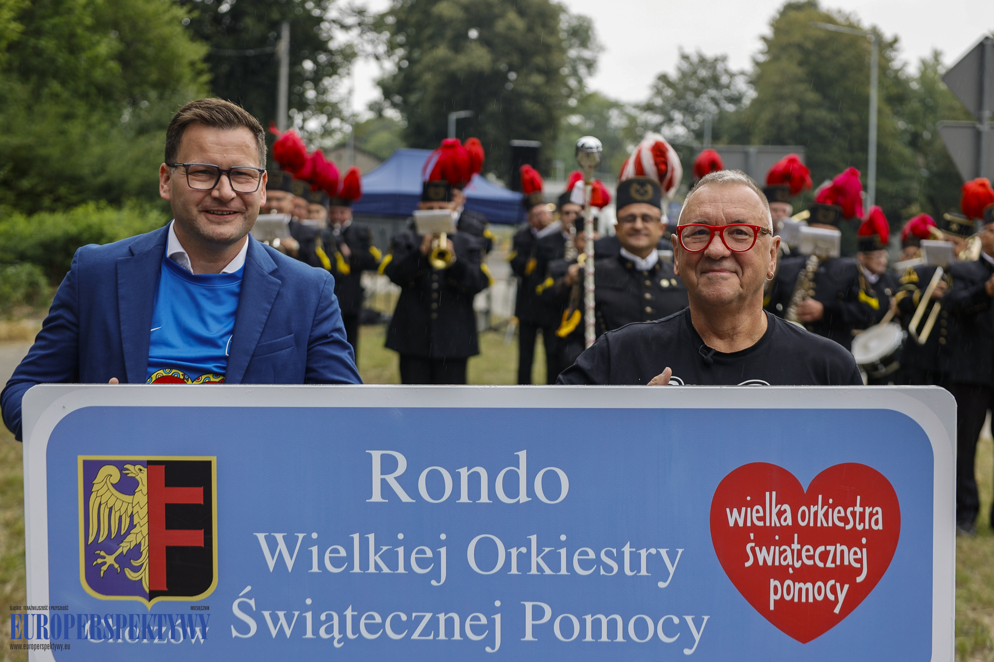 Przy rondzie WOŚP w Chorzowie odbyła się konferencja prasowa związana z wizytą Jurka Owsiaka — Prezesa Zarządu Wielkiej Orkiestry Świątecznej.