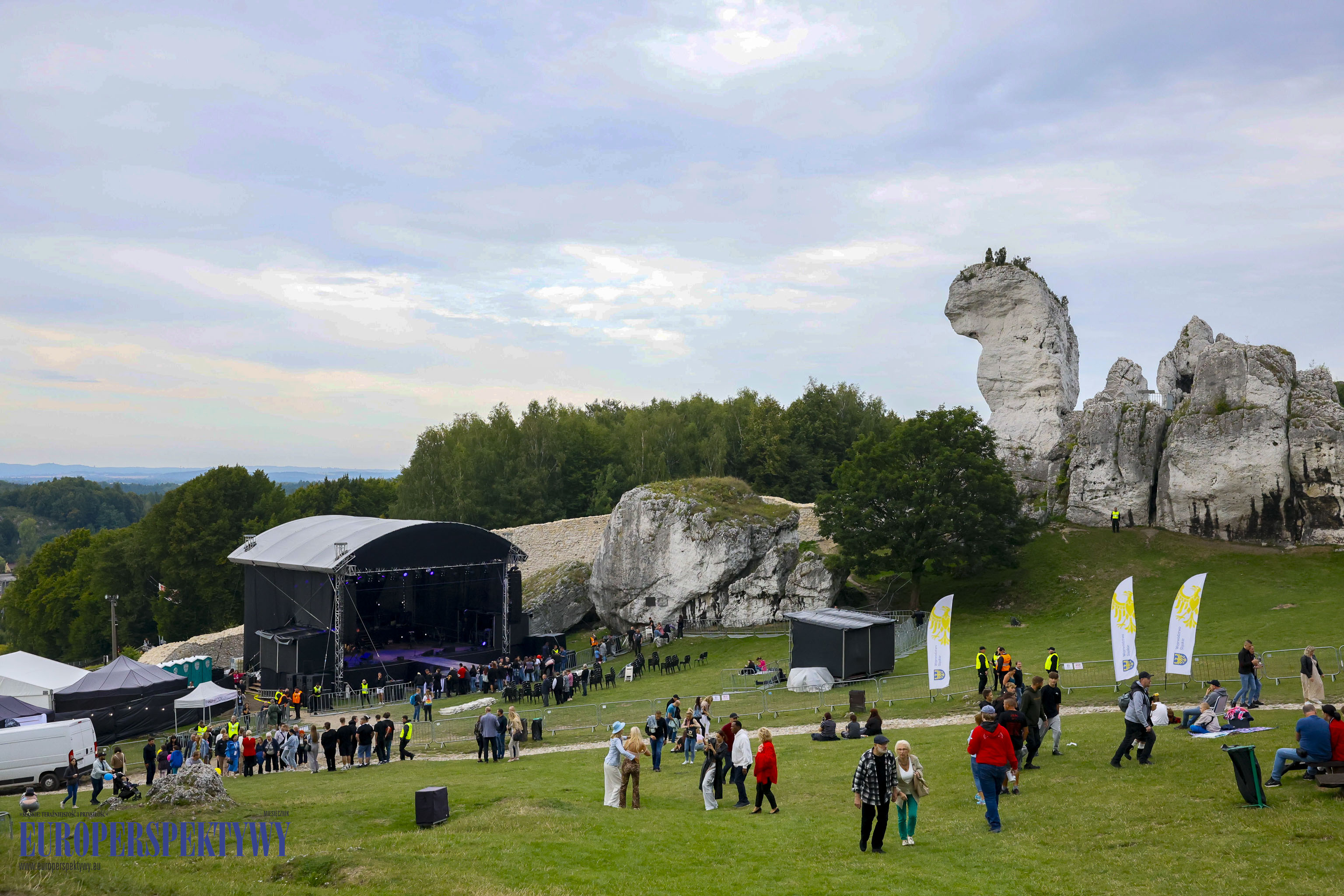 W ramach Święta Gminy Ogrodzieniec odbył się Amerykański Piknik, zorganizowany przez Miasto i Gmina Ogrodzieniec, KNST Marchołt i Polsko-Amerykańską Radę Współpracy.