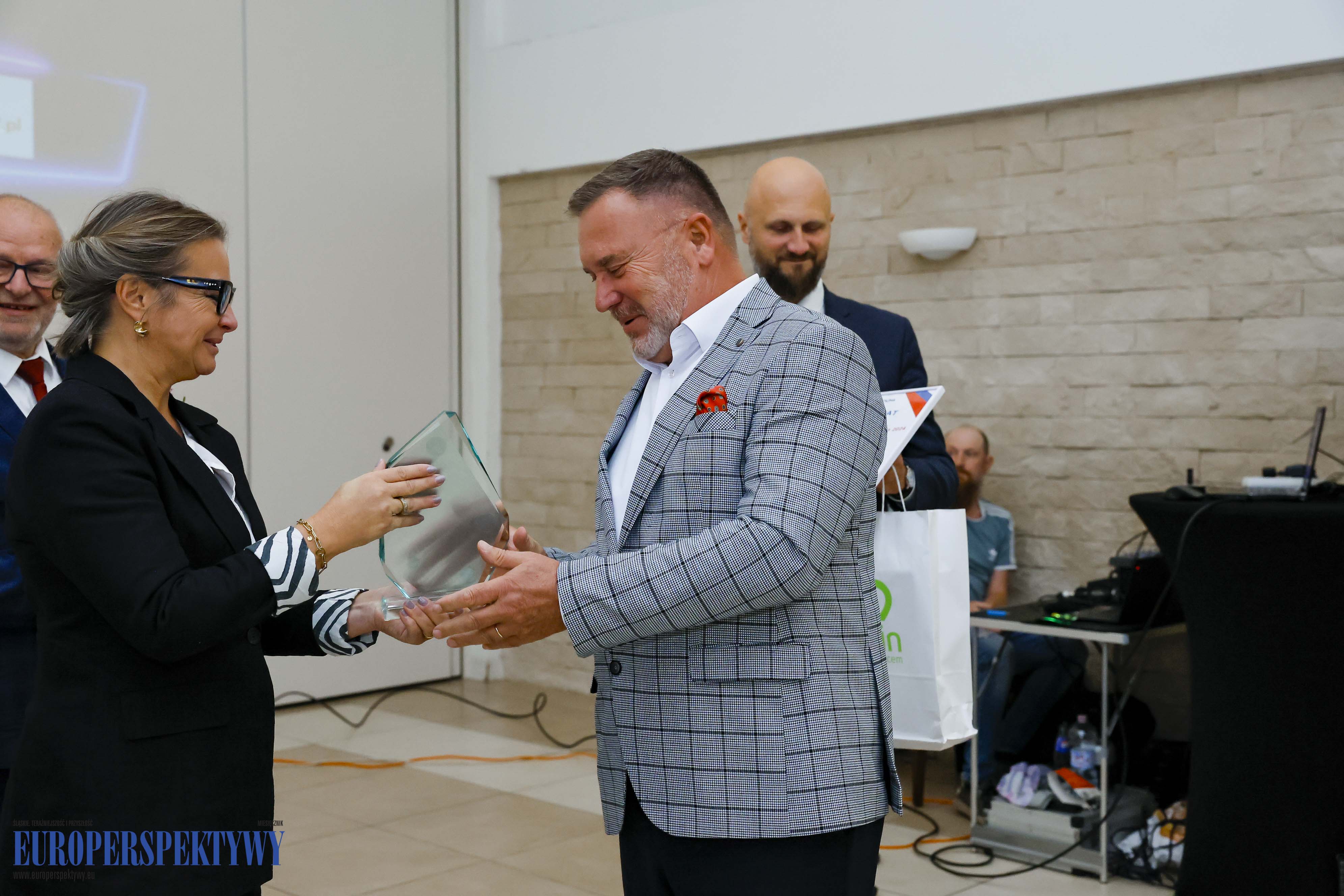 1-36 Europerspektywy IV Konferencja „Innowacyjna Firma”