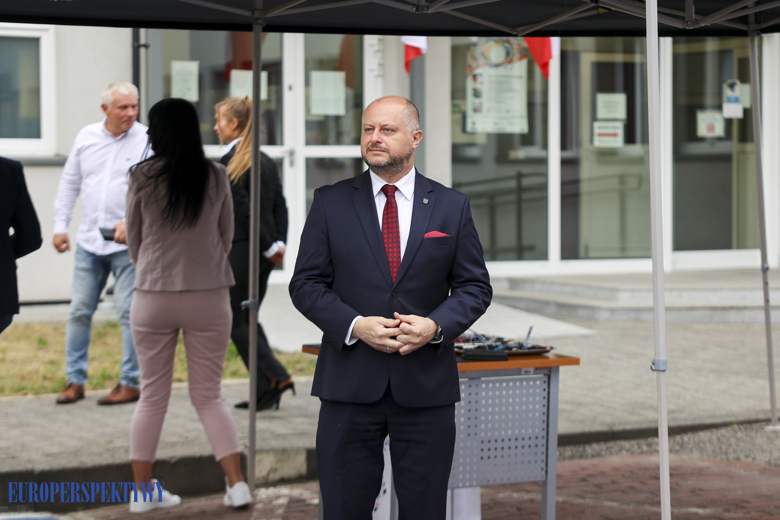 Europerspektywy 14 ambulansów dla WPR w Katowicach