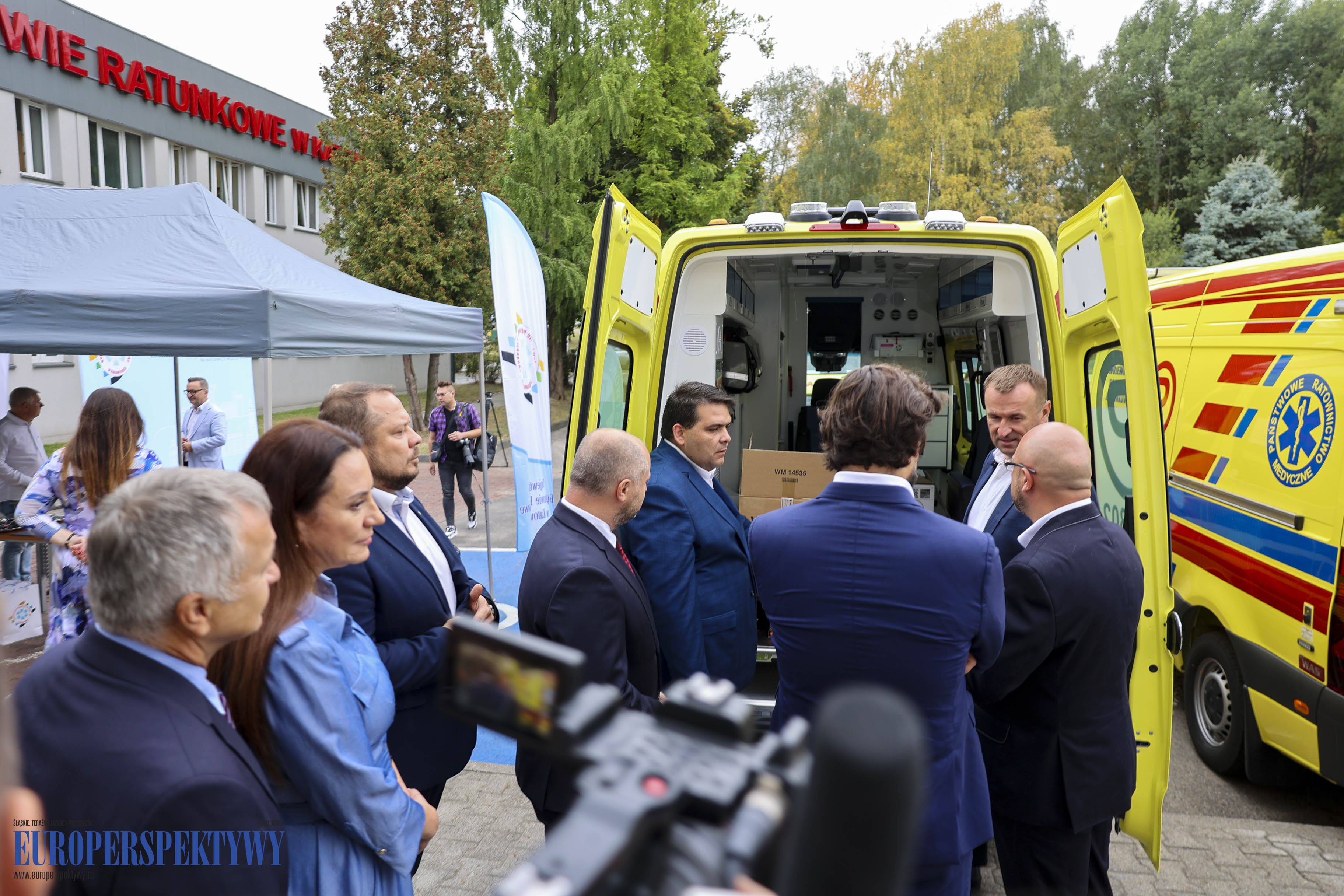 Europerspektywy 14 ambulansów dla WPR w Katowicach