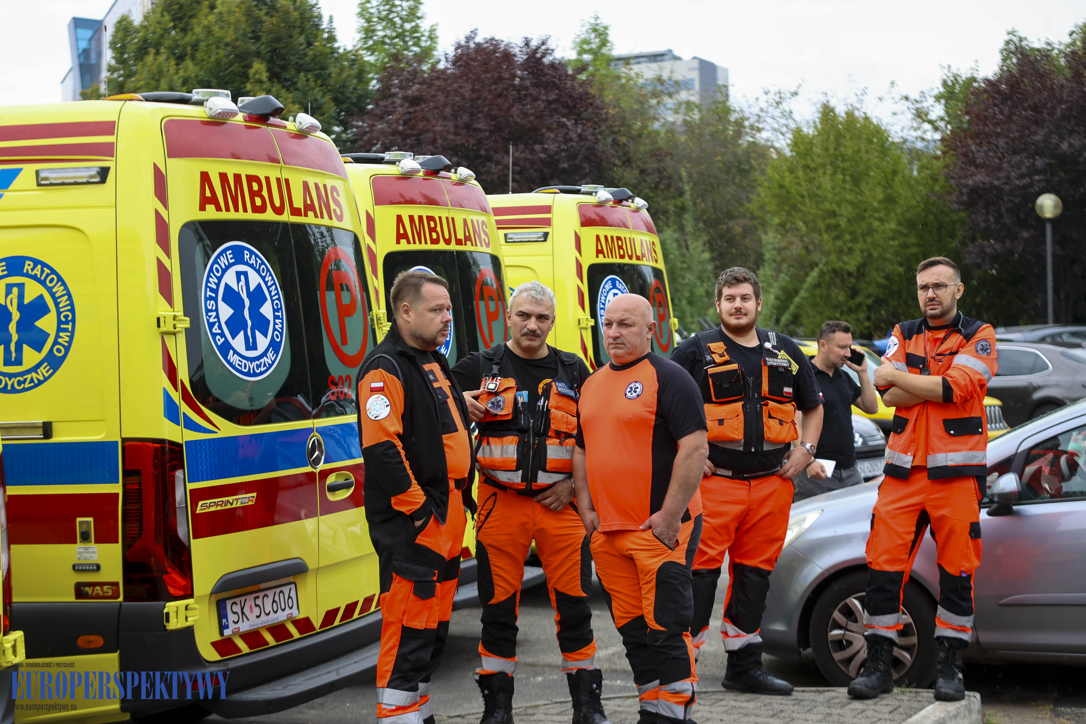 Europerspektywy 14 ambulansów dla WPR w Katowicach