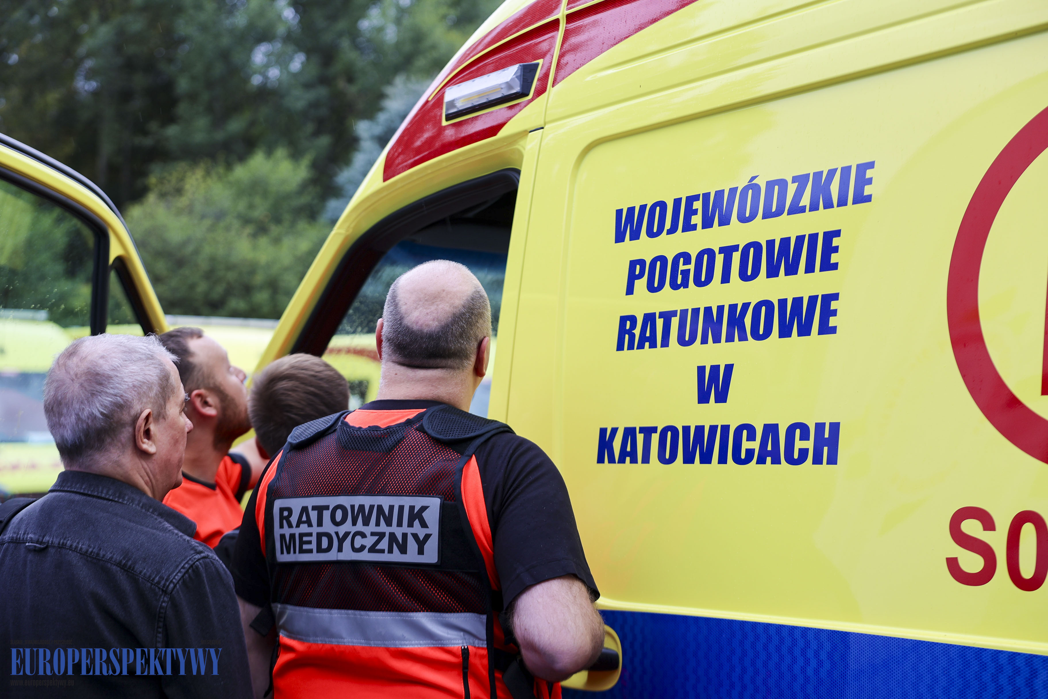 Europerspektywy 14 ambulansów dla WPR w Katowicach