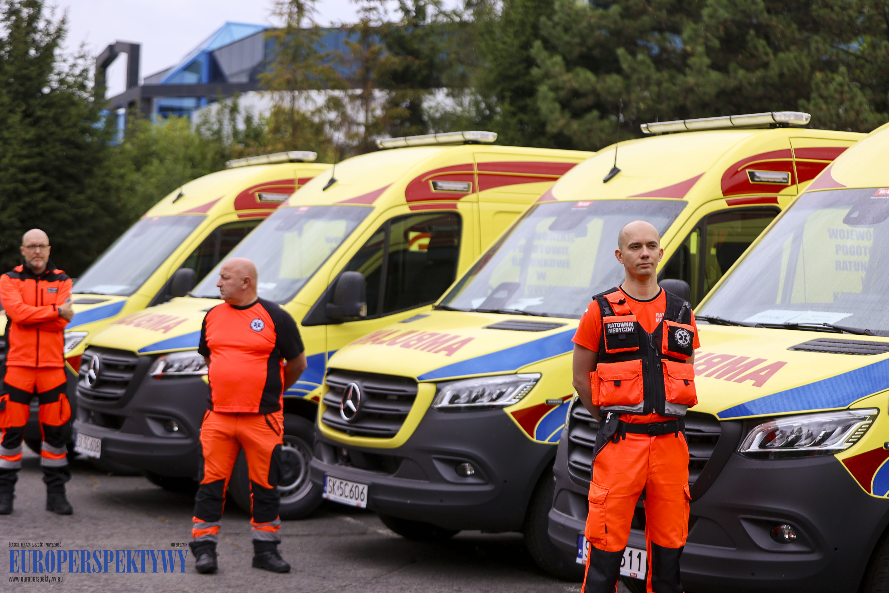Europerspektywy 14 ambulansów dla WPR w Katowicach