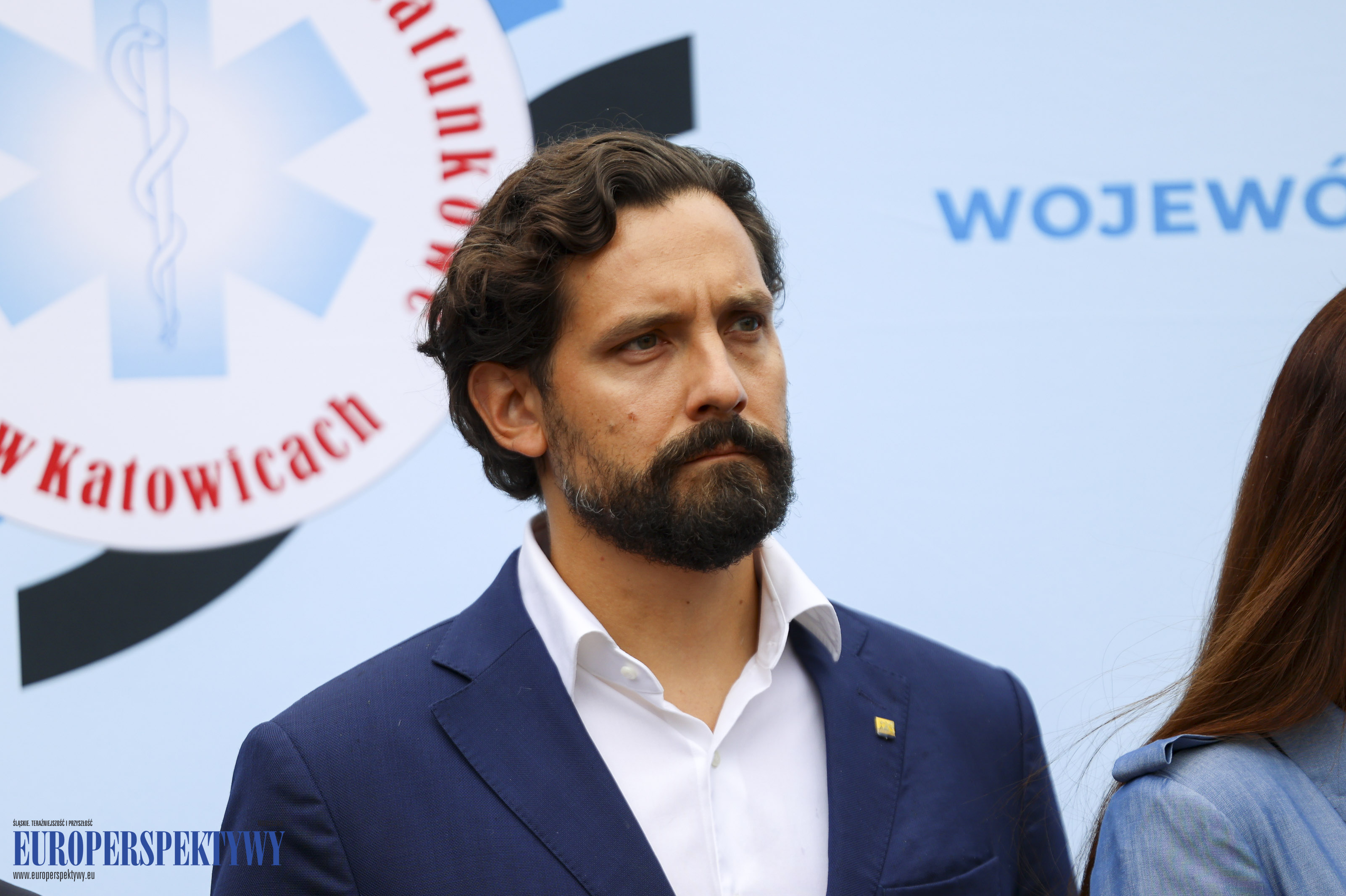 Europerspektywy 14 ambulansów dla WPR w Katowicach