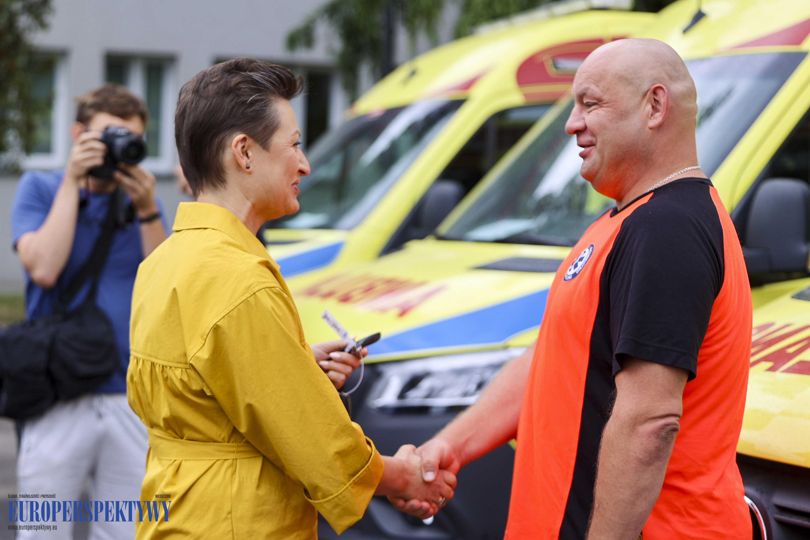 Europerspektywy 14 ambulansów dla WPR w Katowicach