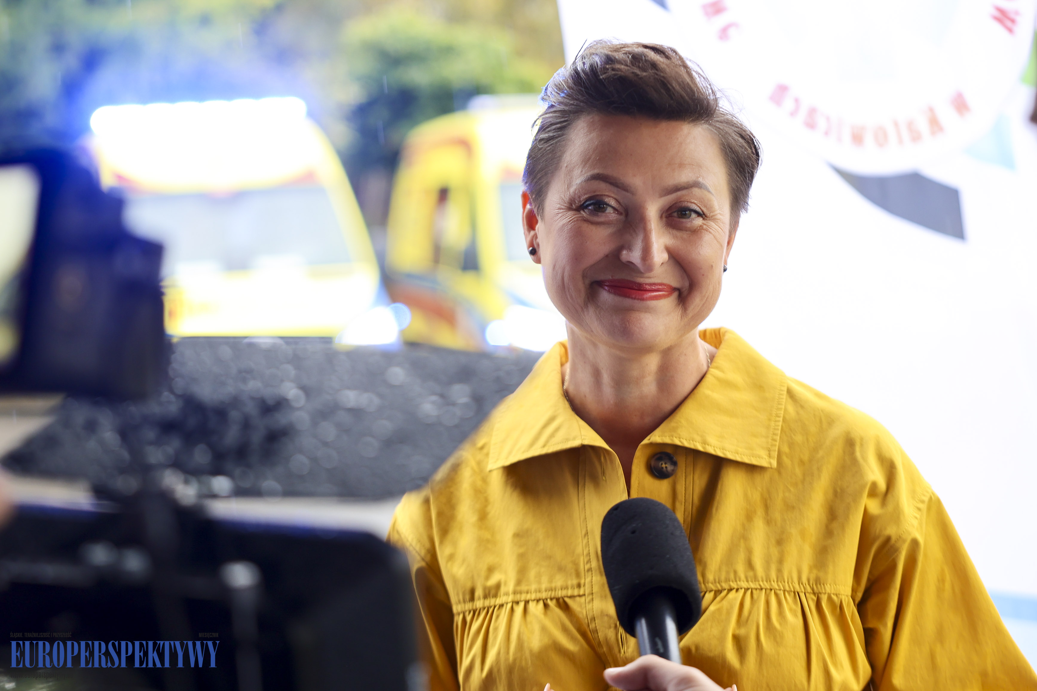 Europerspektywy 14 ambulansów dla WPR w Katowicach