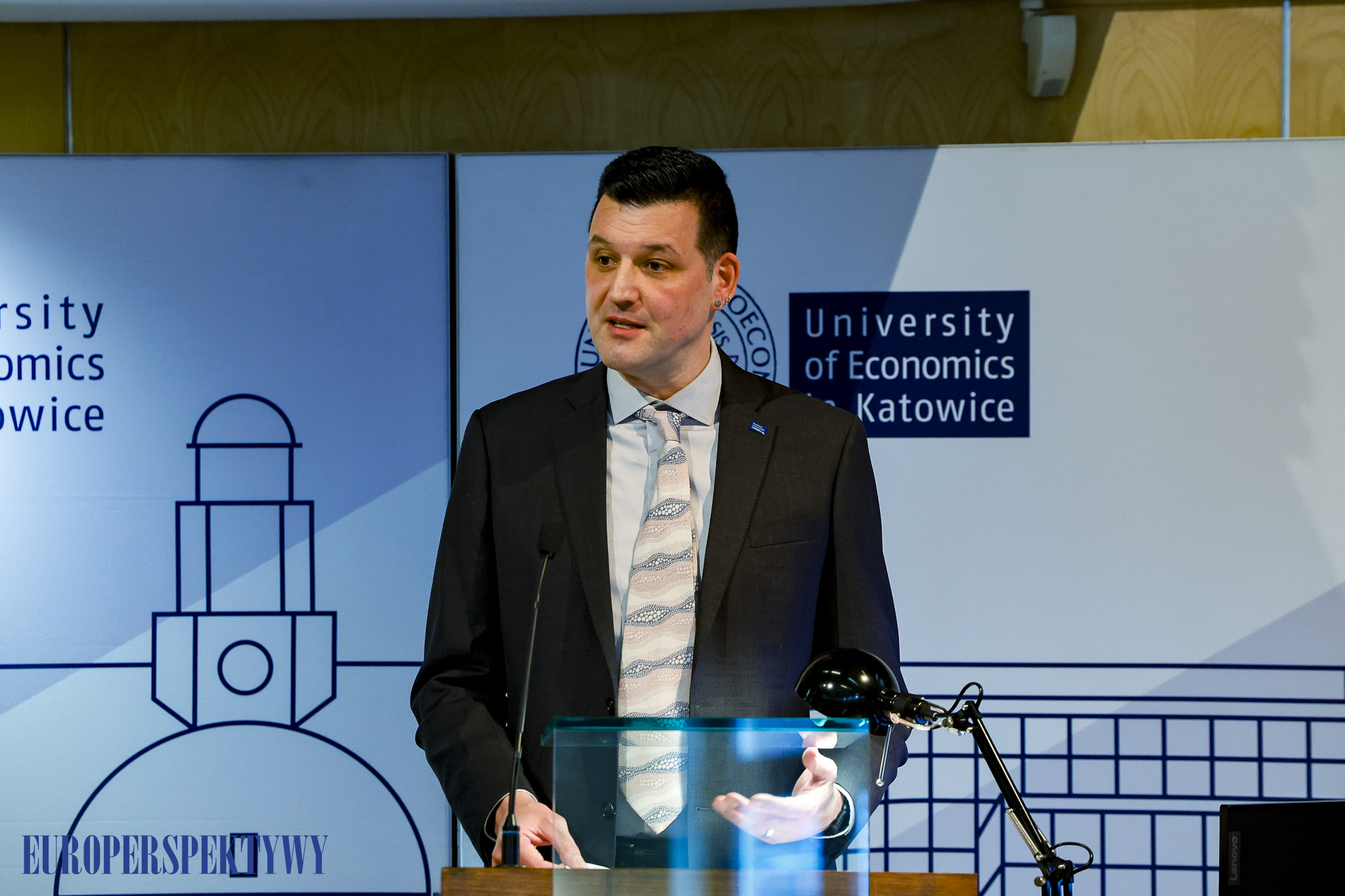 AE (4 z 187) Europerspektywy Uniwersytet Ekonomiczny obchodził swoje 88. urodziny