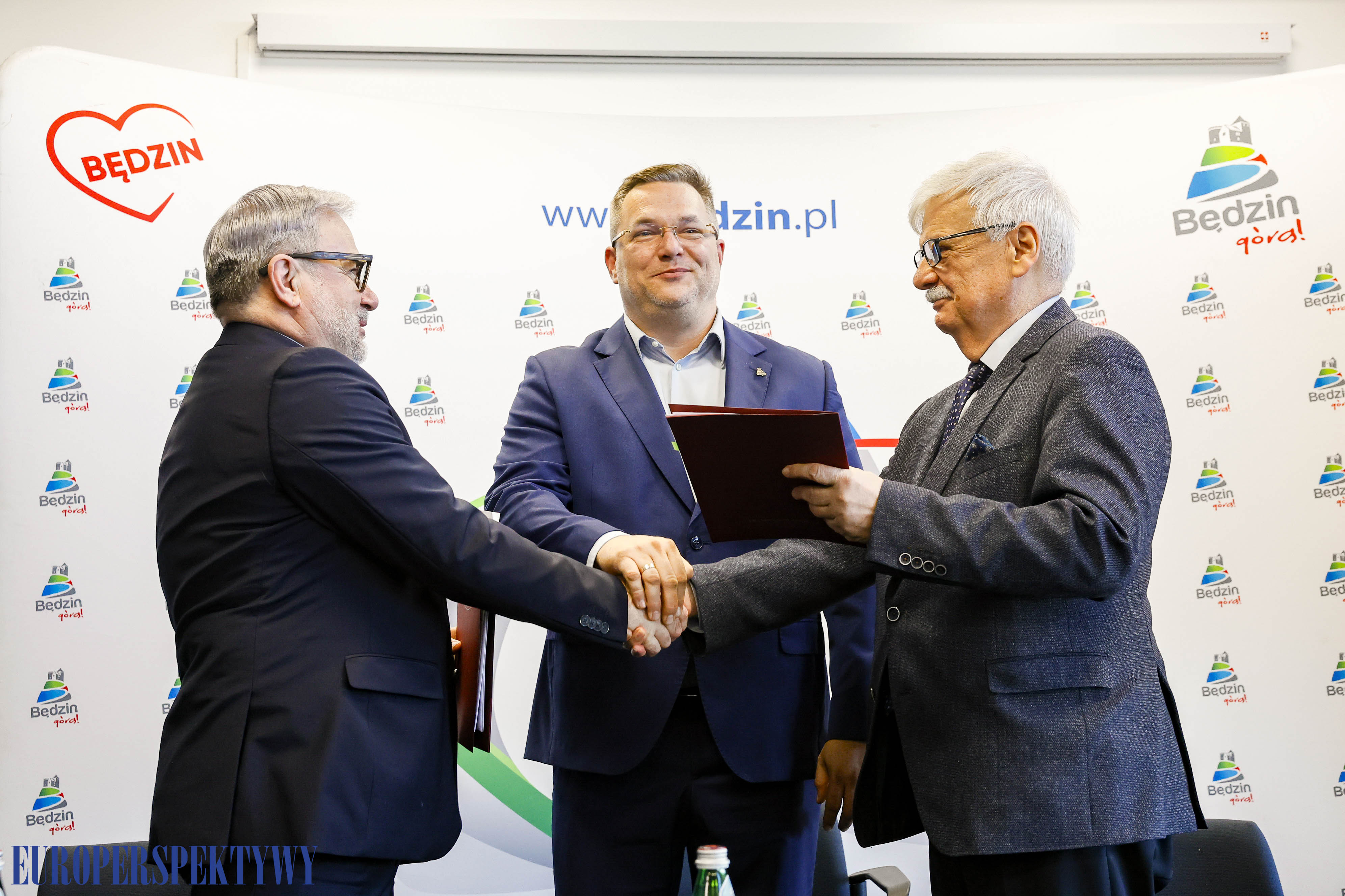 EP (15 z 37) Europerspektywy Będzin i Tramwaje Śląskie SA: podpisanie umowy