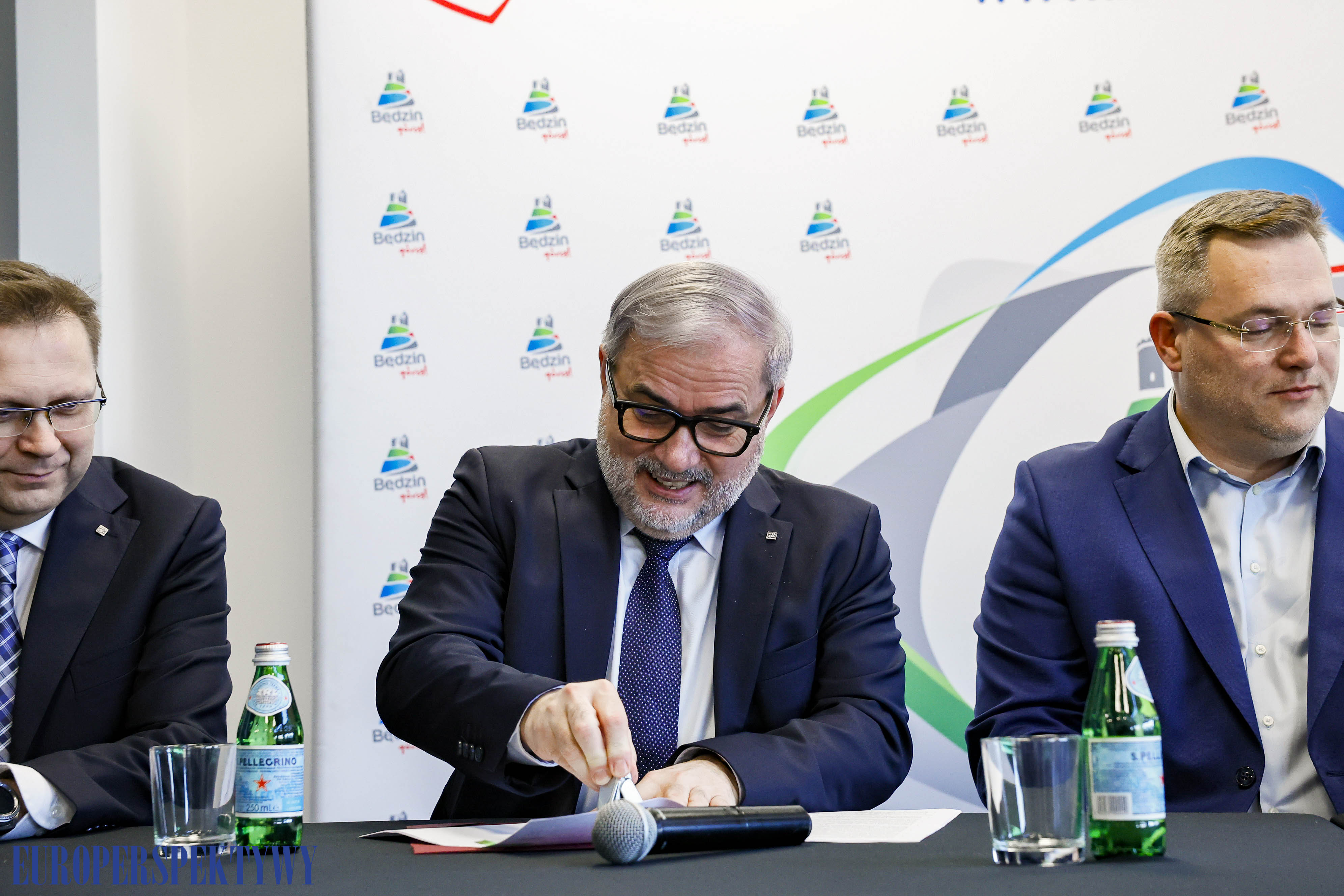 EP (8 z 37) Europerspektywy Będzin i Tramwaje Śląskie SA: podpisanie umowy