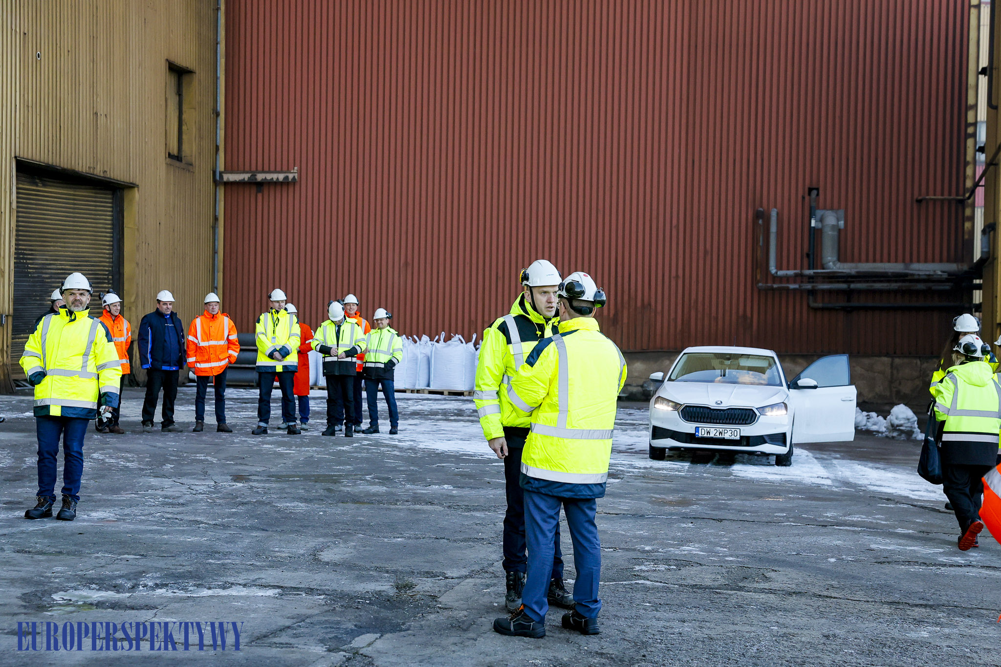 EUROPERSPEKTYWY (2 z 87) Europerspektywy Huta Częstochowa: wznowienie produkcji