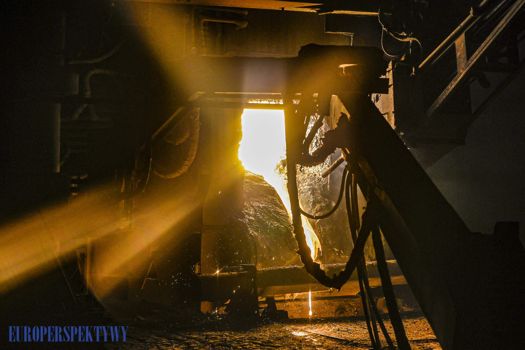 EUROPERSPEKTYWY (23 z 87) Europerspektywy Huta Częstochowa: wznowienie produkcji