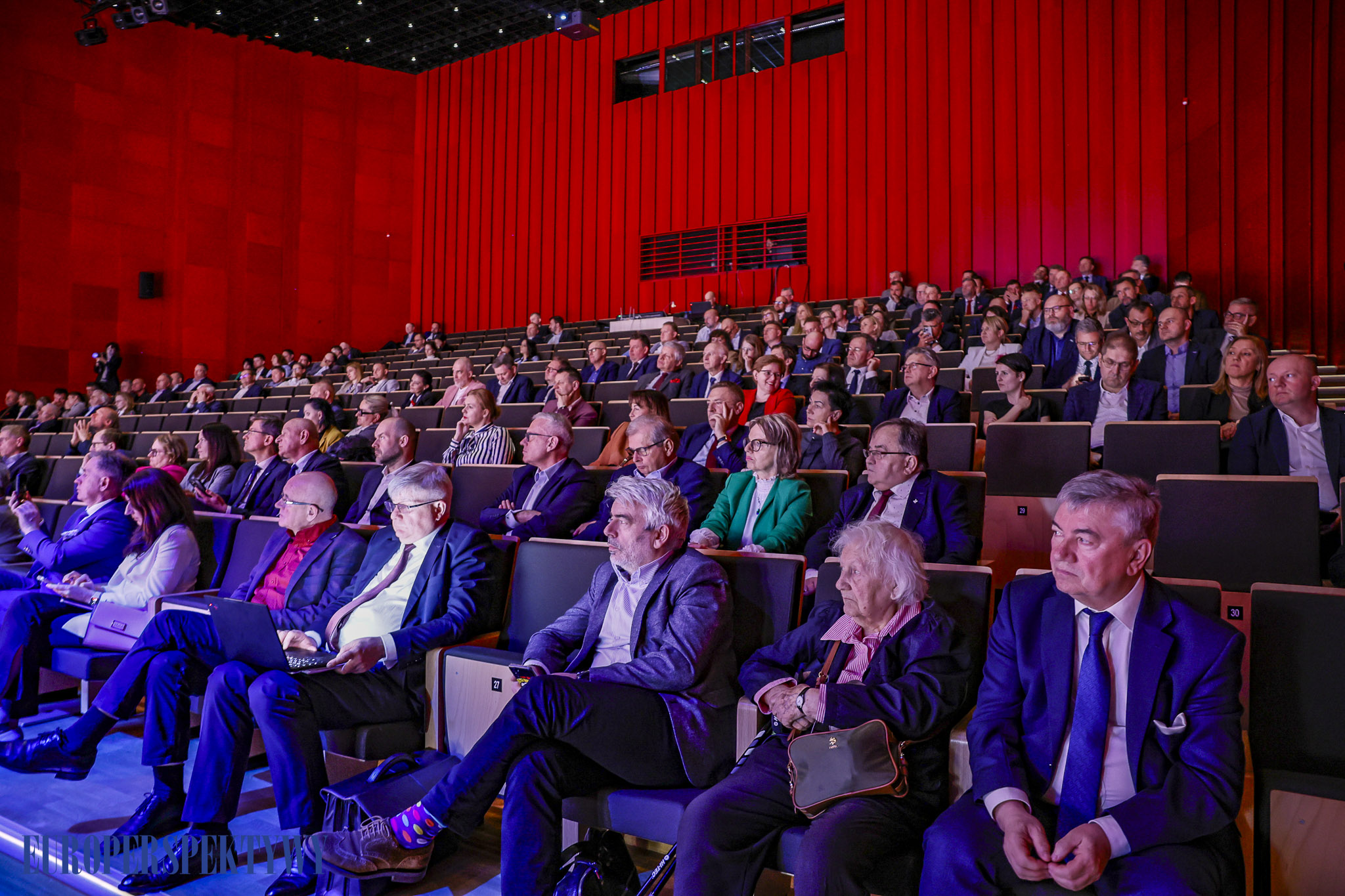 EUROPERSPEKTYWY (133 z 198) Europerspektywy Konferencja OIPH: bezpieczeństwo energetyczne i transformacja lokalna