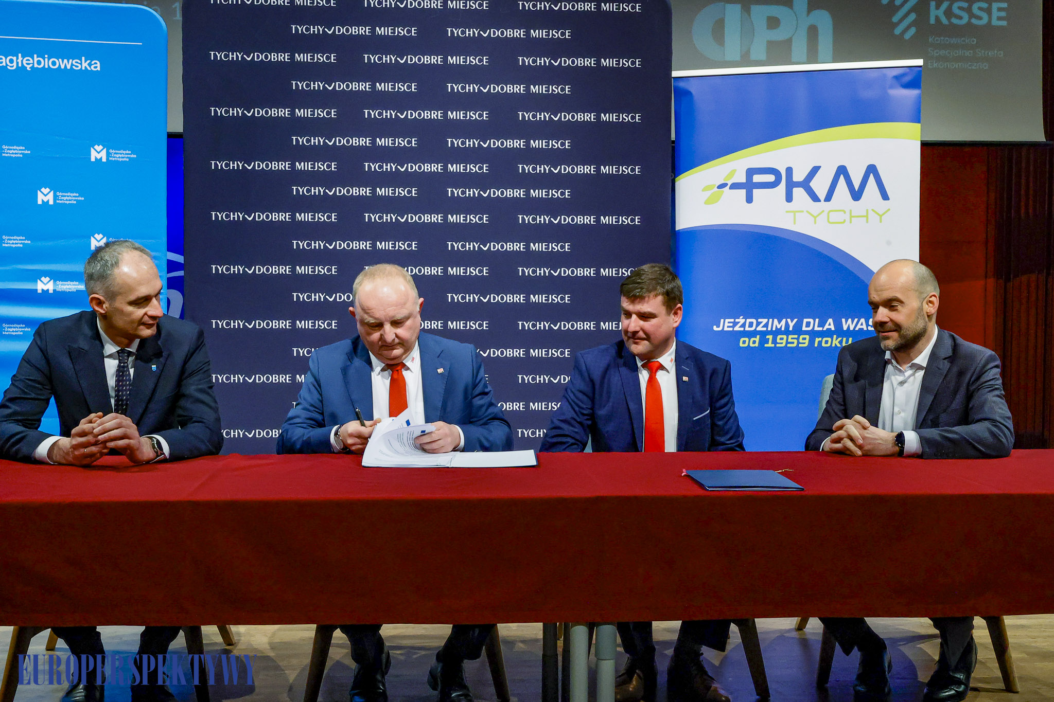 EUROPERSPEKTYWY (152 z 198) Europerspektywy Konferencja OIPH: bezpieczeństwo energetyczne i transformacja lokalna