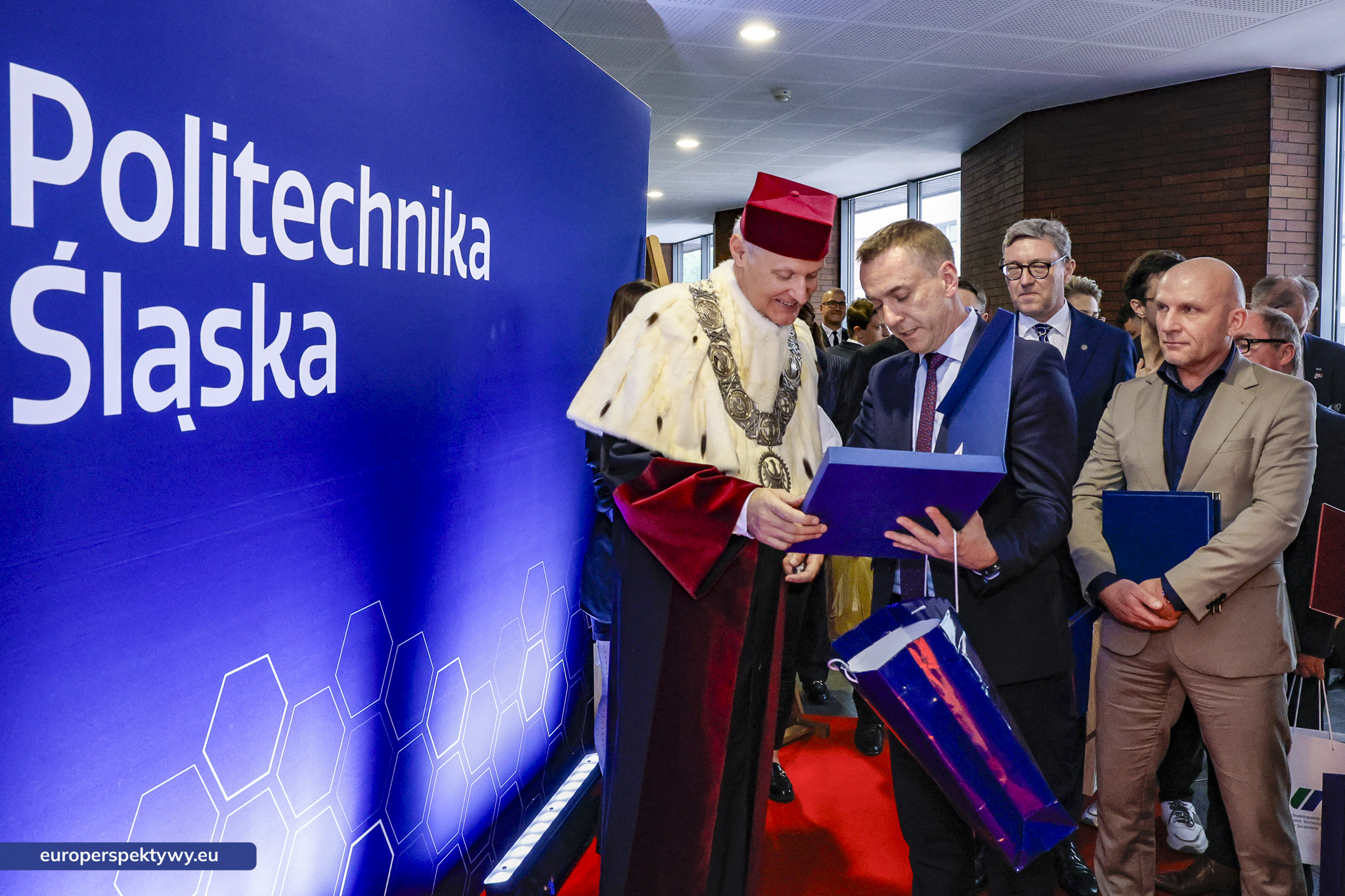 Europerspektywy (195 z 235) Europerspektywy Politechnika Śląska świętuje 80-lecie. Jubileusz uczelni z tradycją i przyszłością