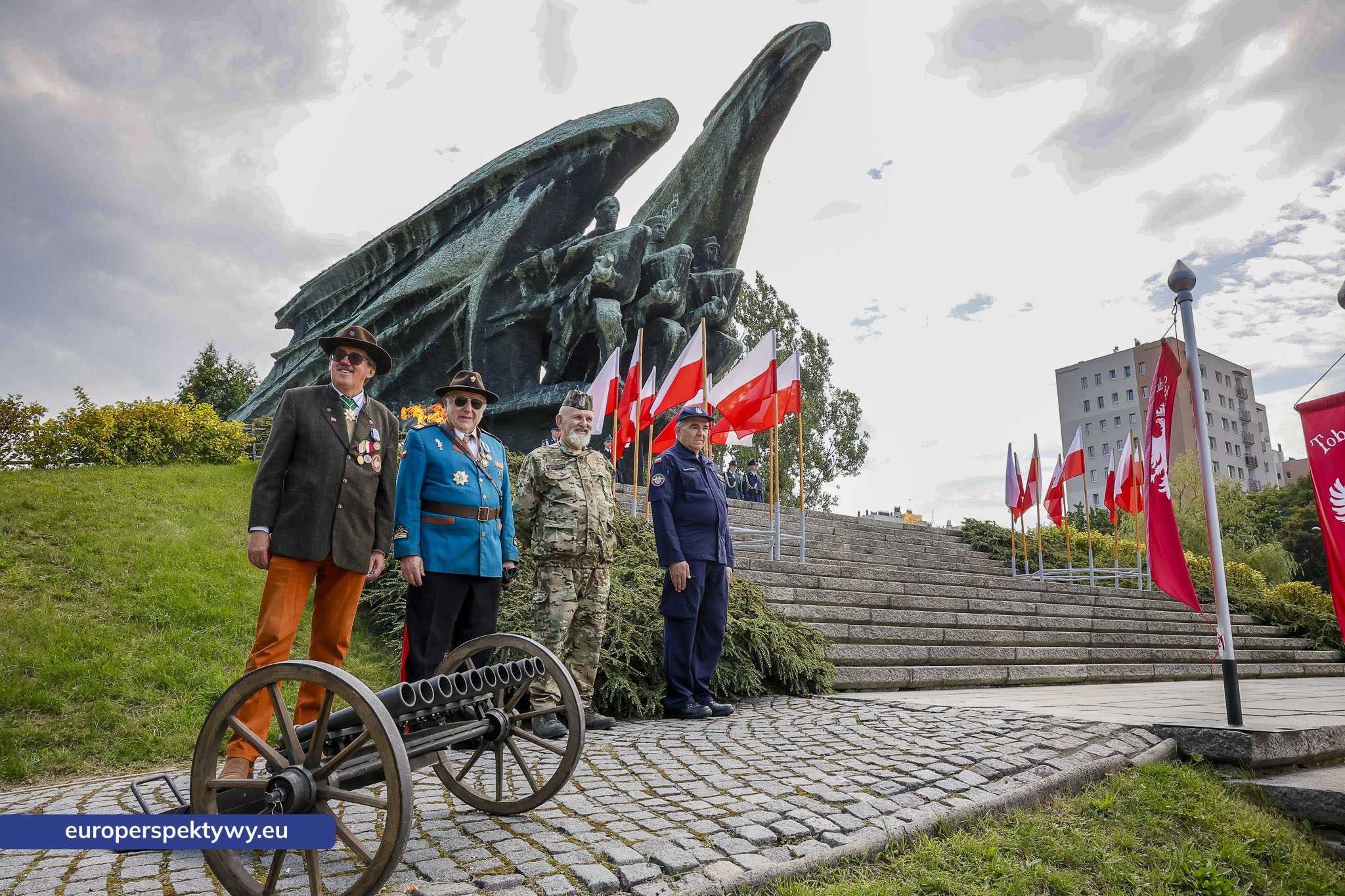 Europerspektywy-109 Europerspektywy Wojewódzkie Obchody Święta Wojska Polskiego w Katowicach – defilada, apel i piknik militarny
