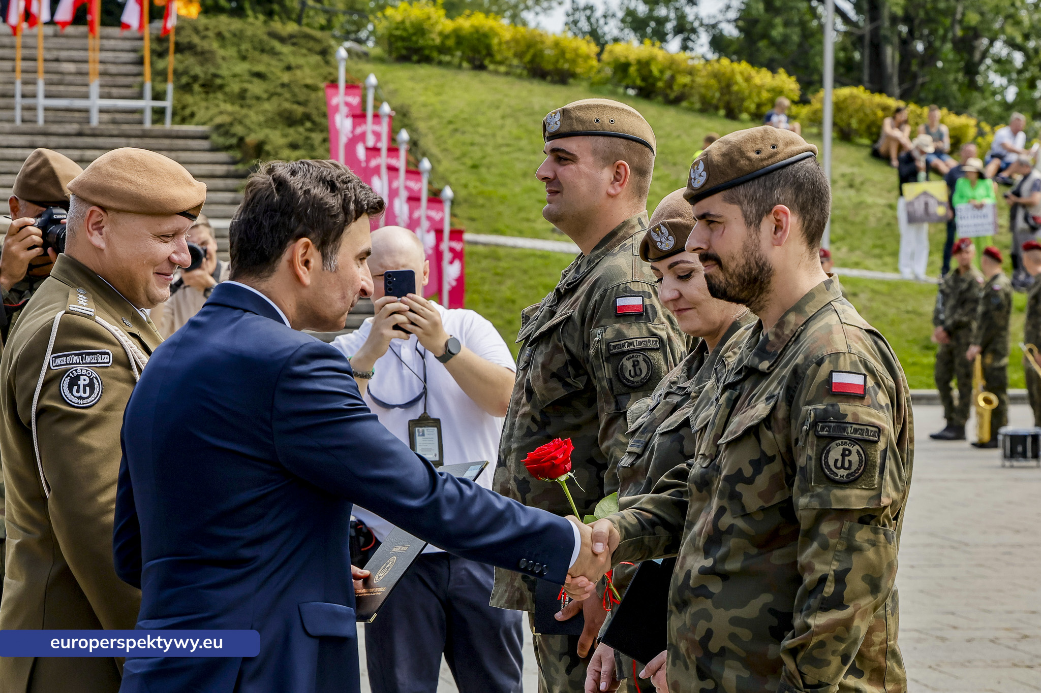 Europerspektywy-127 Europerspektywy Wojewódzkie Obchody Święta Wojska Polskiego w Katowicach – defilada, apel i piknik militarny