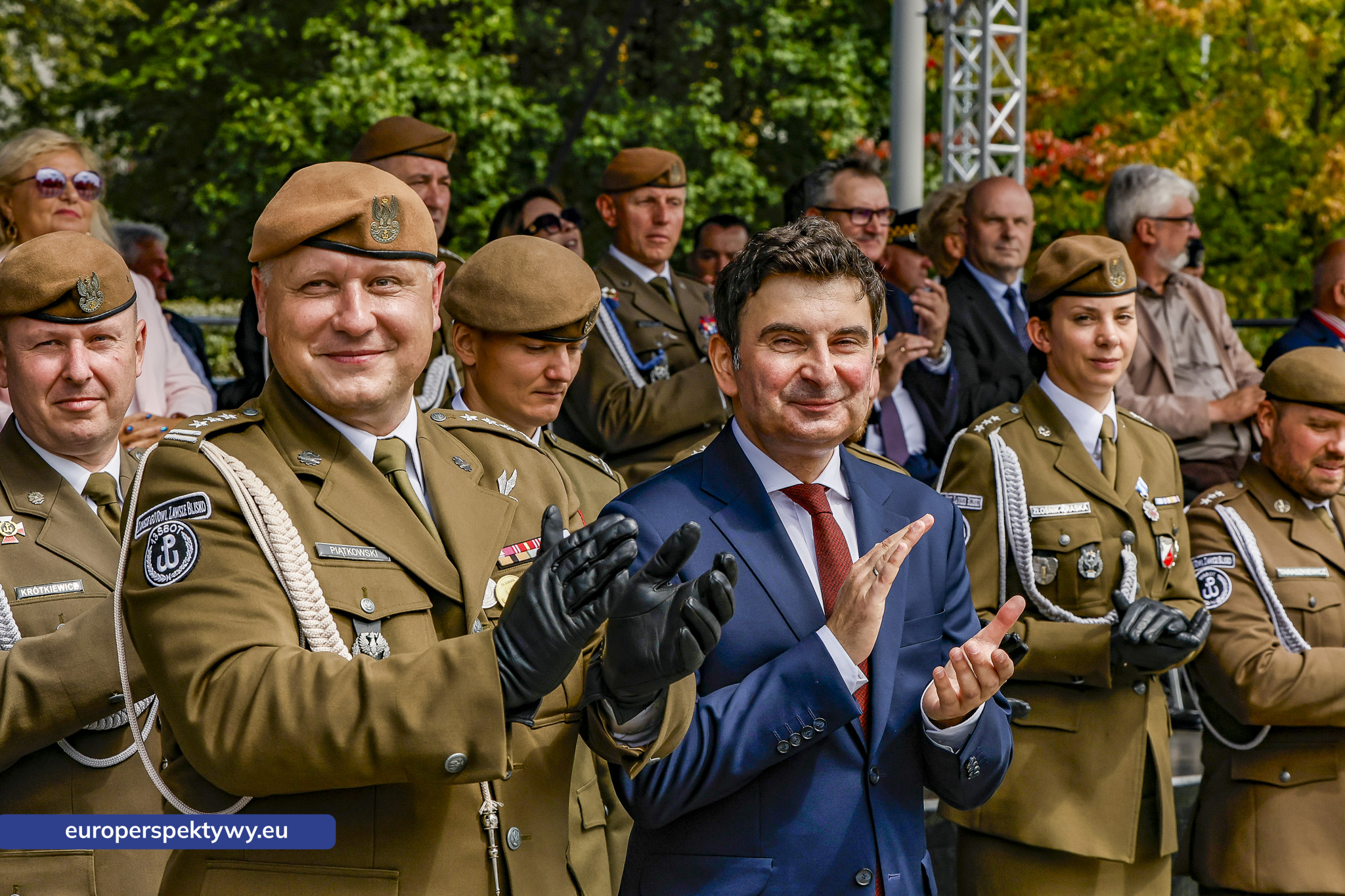 Europerspektywy Wojewódzkie Obchody Święta Wojska Polskiego w Katowicach – defilada, apel i piknik militarny
