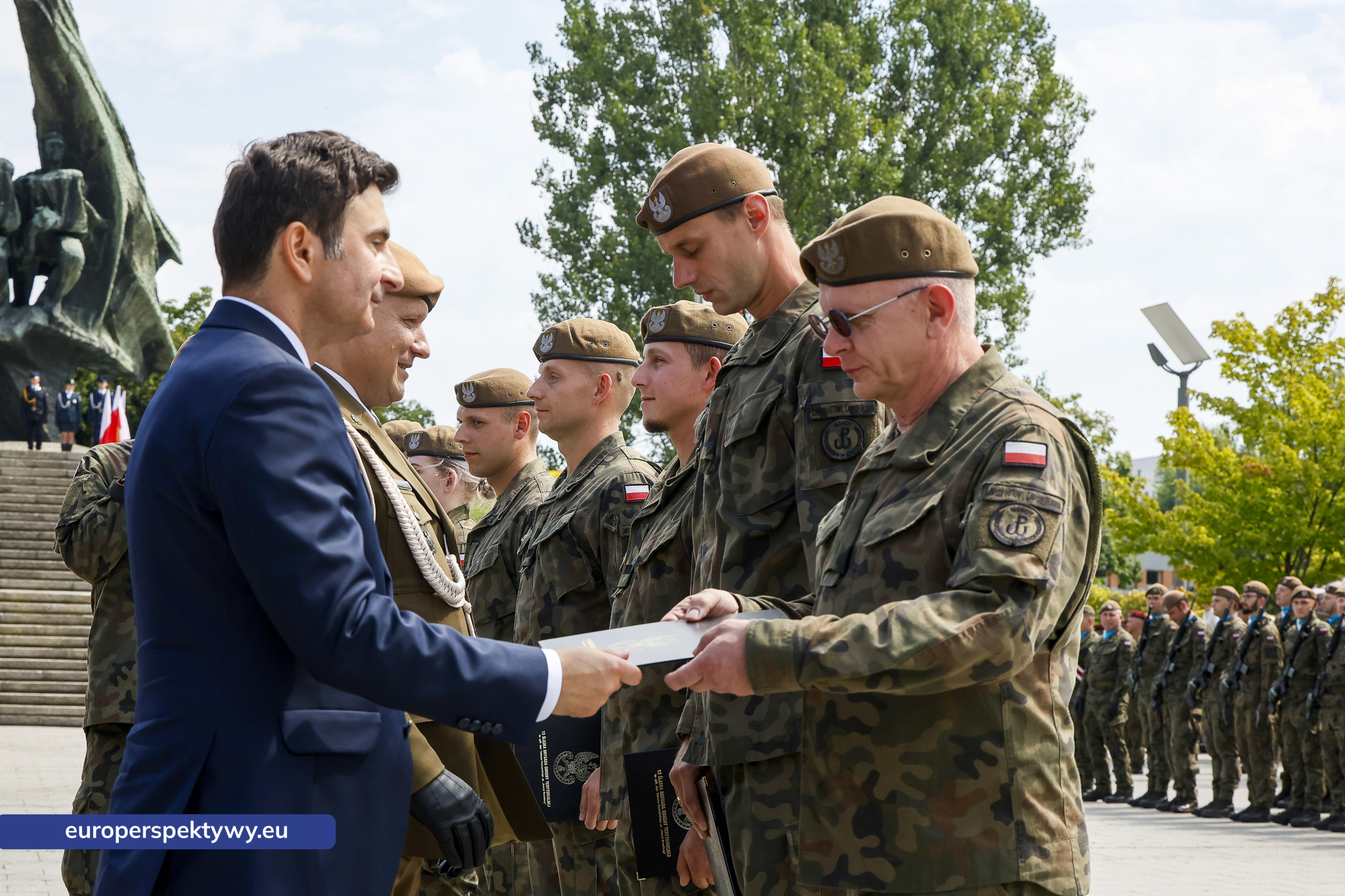 Europerspektywy-143 Europerspektywy Wojewódzkie Obchody Święta Wojska Polskiego w Katowicach – defilada, apel i piknik militarny