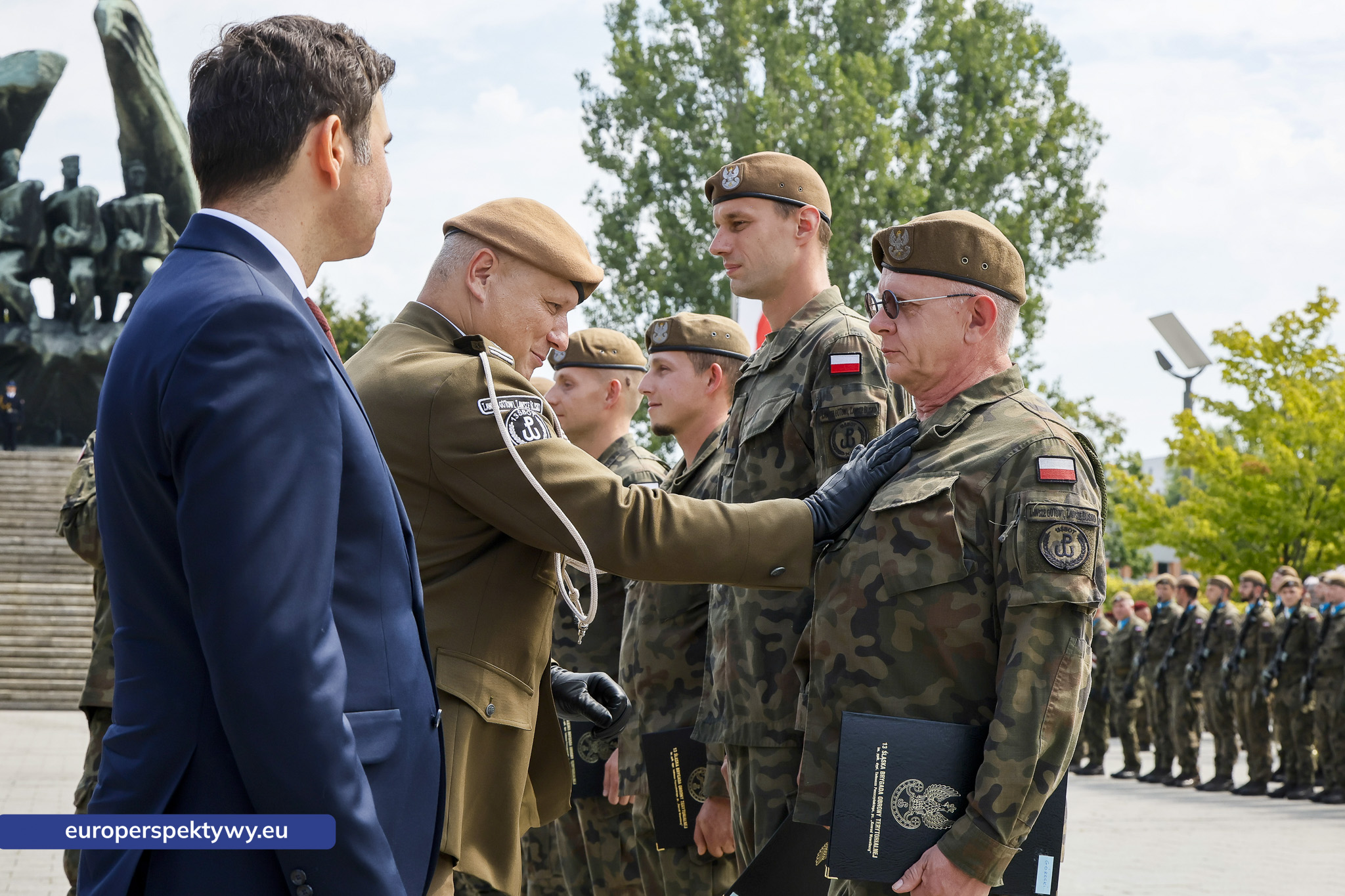 Europerspektywy-145 Europerspektywy Wojewódzkie Obchody Święta Wojska Polskiego w Katowicach – defilada, apel i piknik militarny
