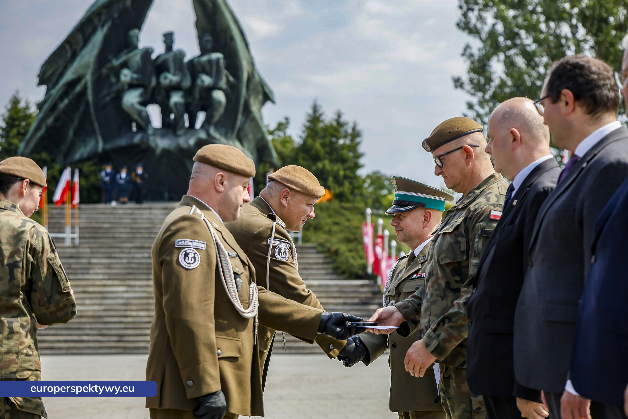 Europerspektywy-161 Europerspektywy Wojewódzkie Obchody Święta Wojska Polskiego w Katowicach – defilada, apel i piknik militarny