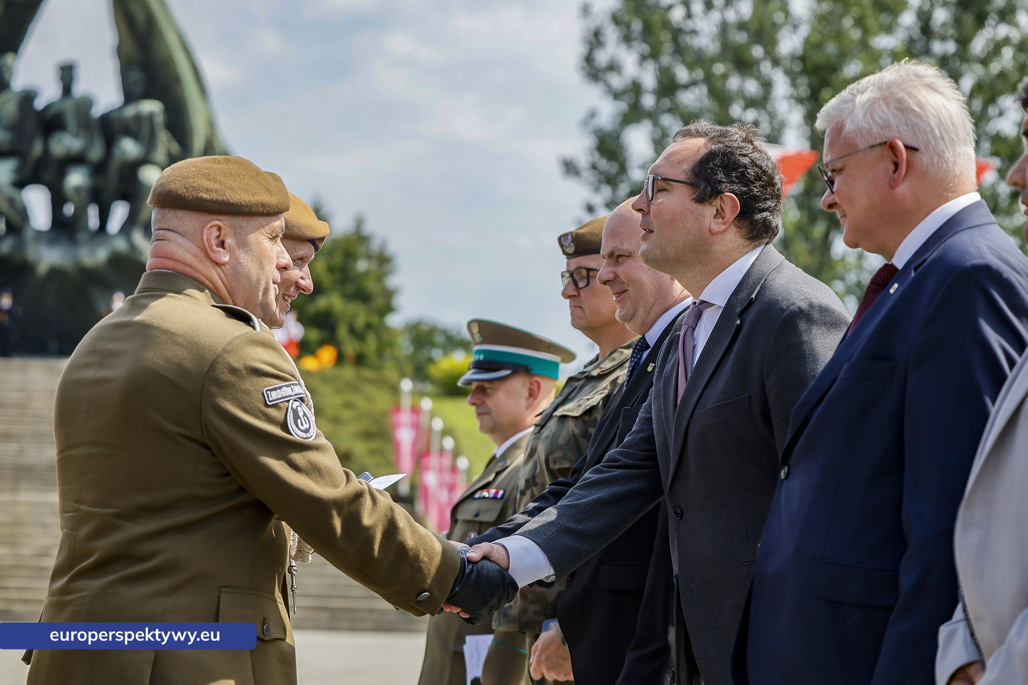 Europerspektywy-167 Europerspektywy Wojewódzkie Obchody Święta Wojska Polskiego w Katowicach – defilada, apel i piknik militarny