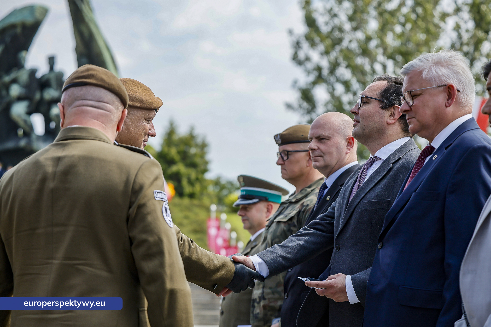 Europerspektywy-169 Europerspektywy Wojewódzkie Obchody Święta Wojska Polskiego w Katowicach – defilada, apel i piknik militarny